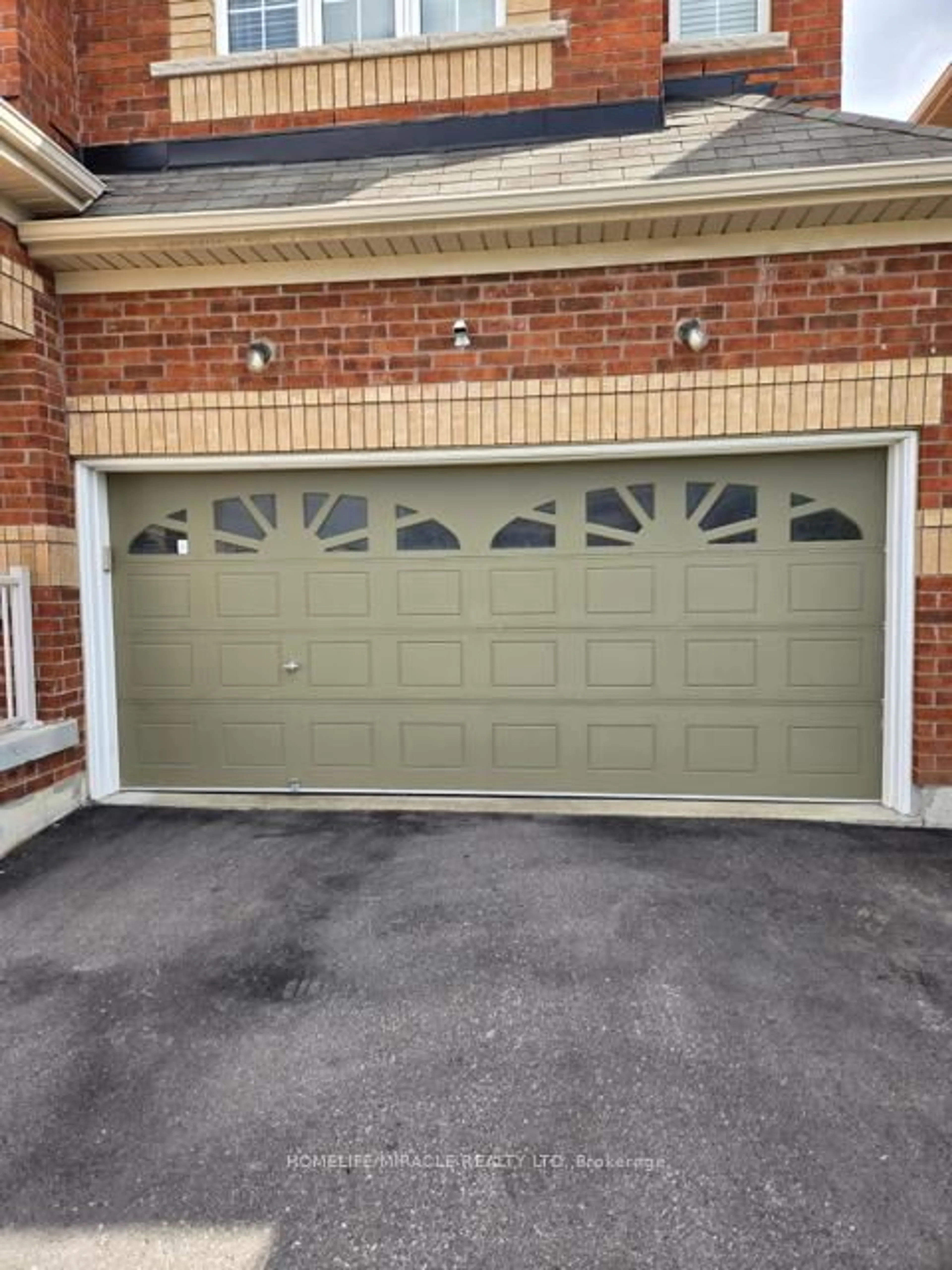 Indoor garage for 3 Locarno St, Brampton Ontario L6R 3T8