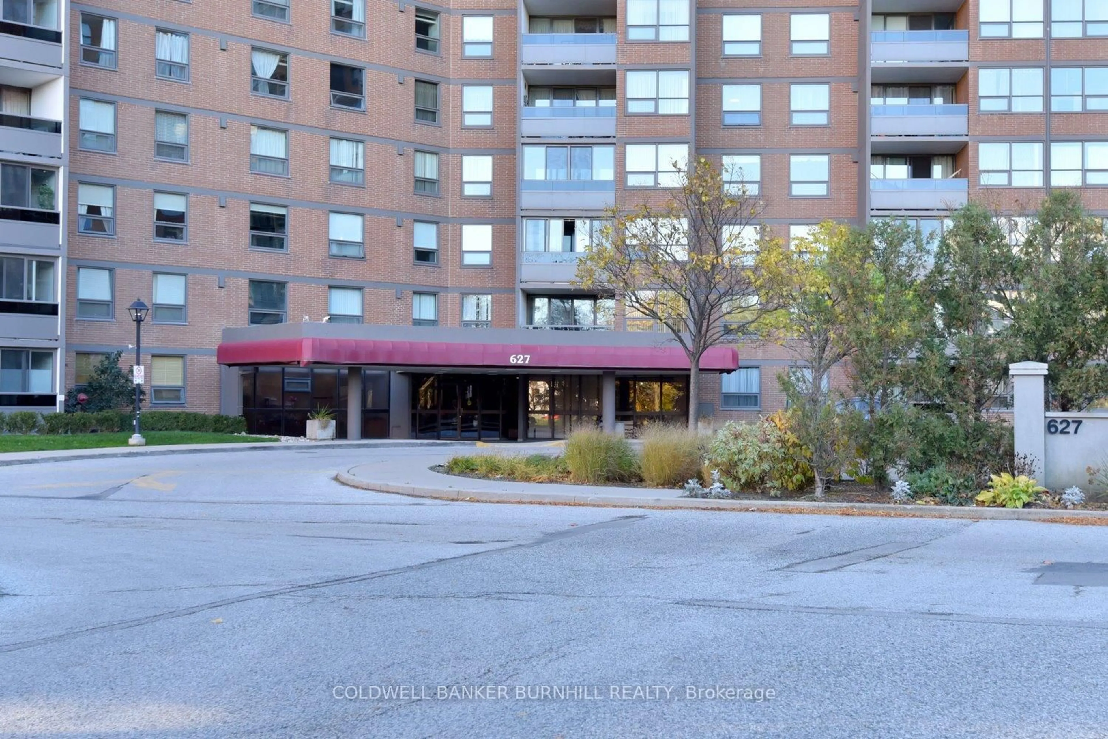 Unknown for 627 The West Mall #802, Toronto Ontario M9C 4X5