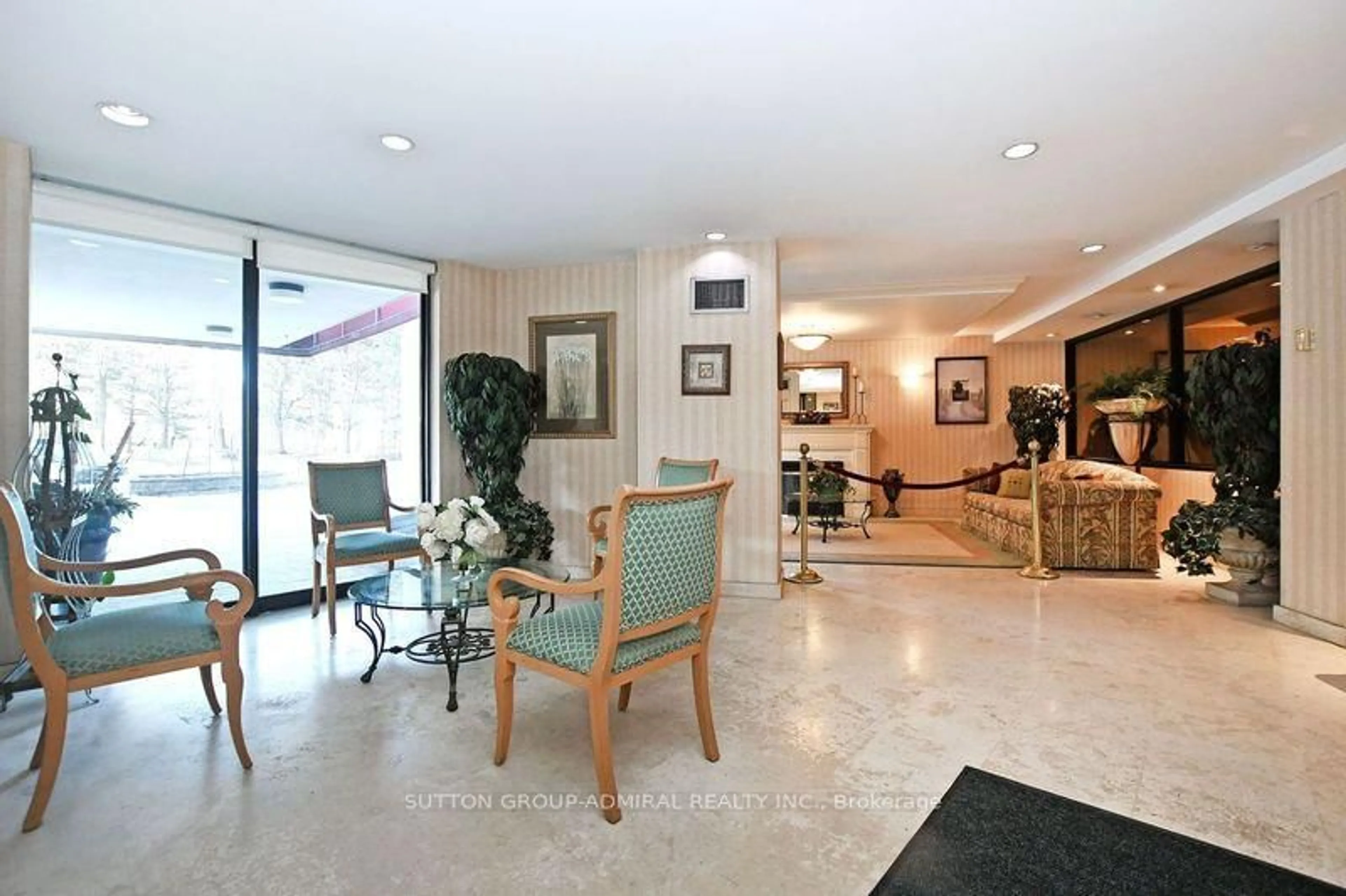 Lobby for 3700 Kaneff Cres #609, Mississauga Ontario L5A 4B8