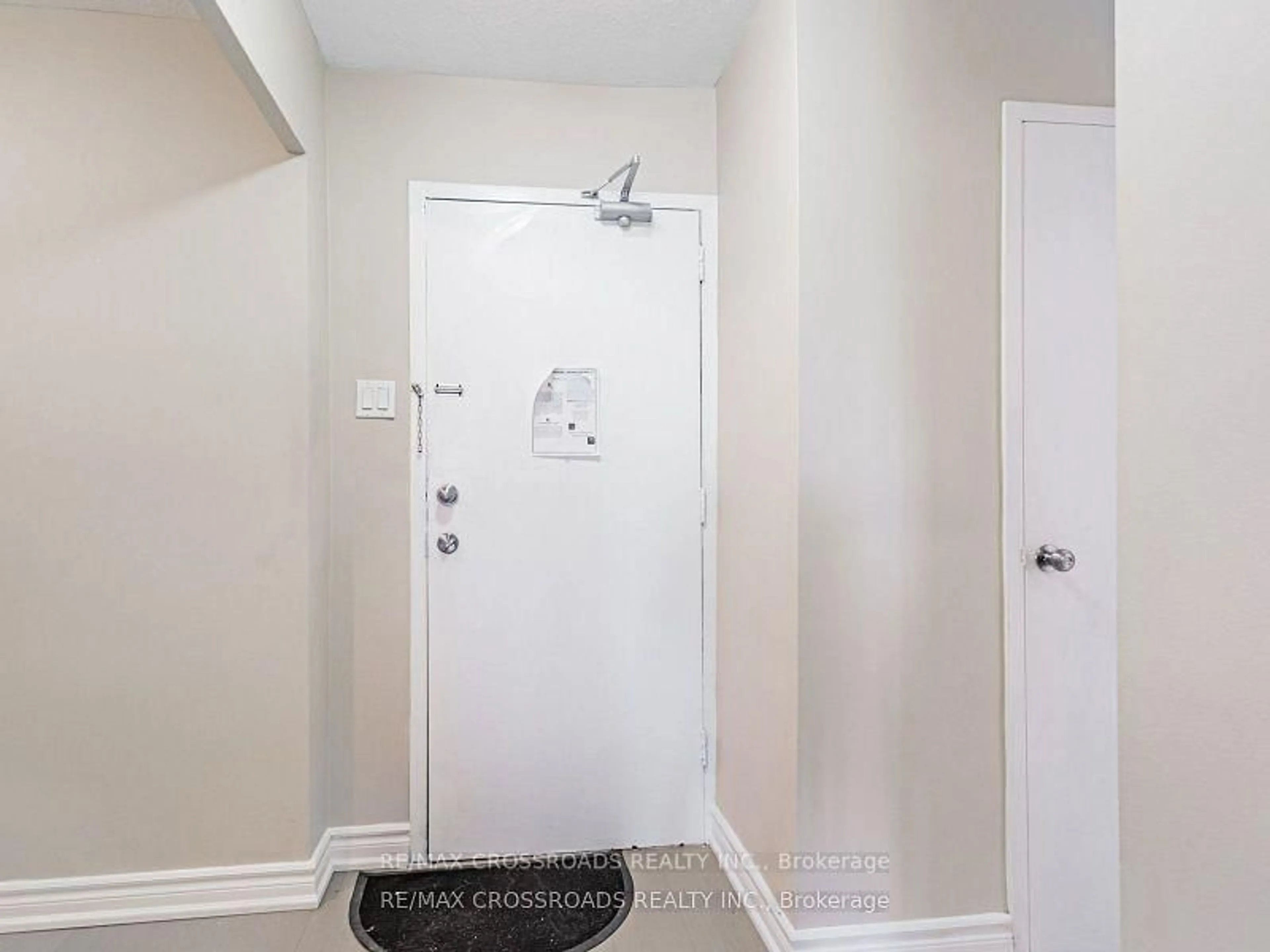 Indoor entryway for 60 Stevenson Rd #206, Toronto Ontario M9V 2B4