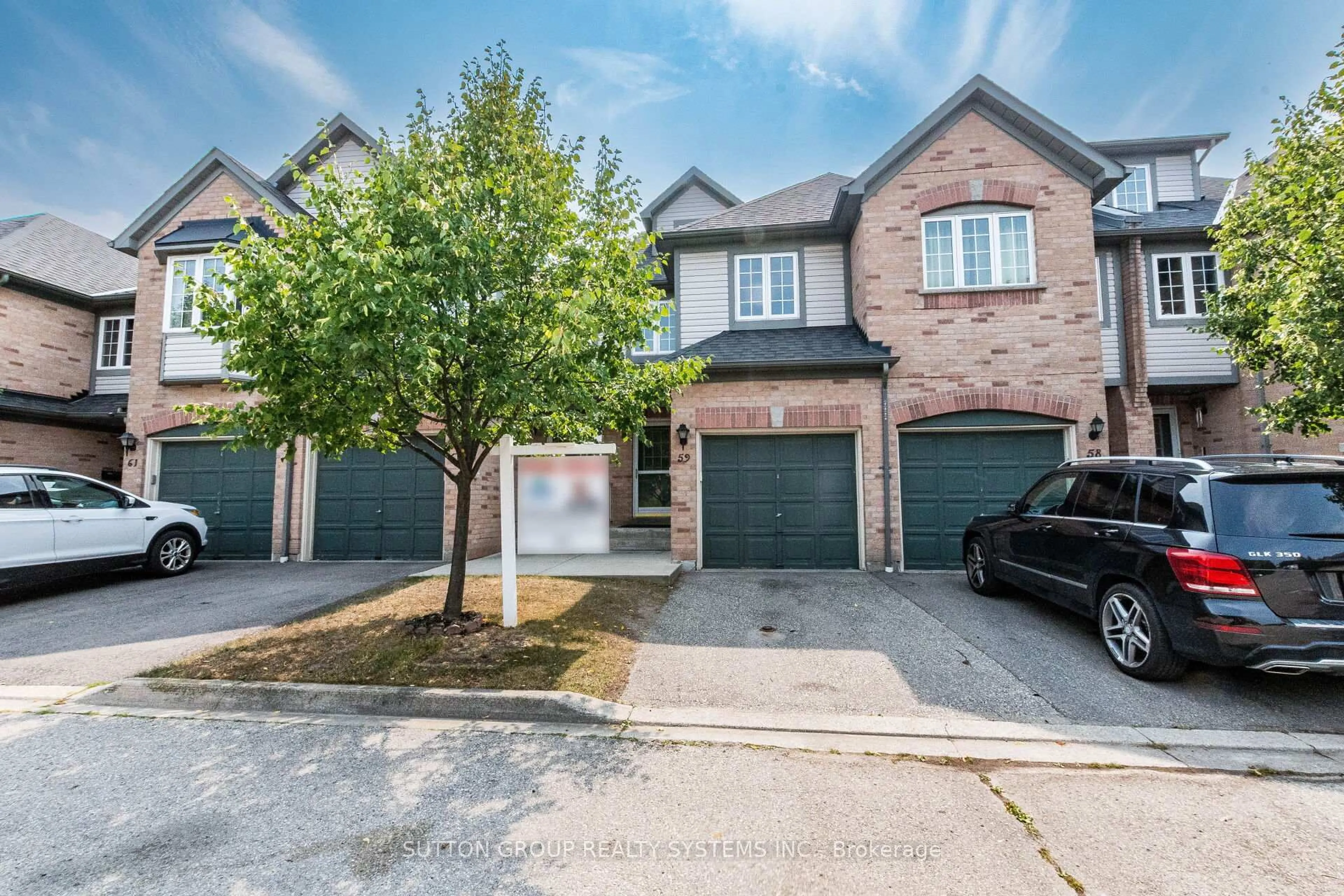 A pic from outside/outdoor area/front of a property/back of a property/a pic from drone, street for 2080 Leanne Blvd #59, Mississauga Ontario L5K 2S6