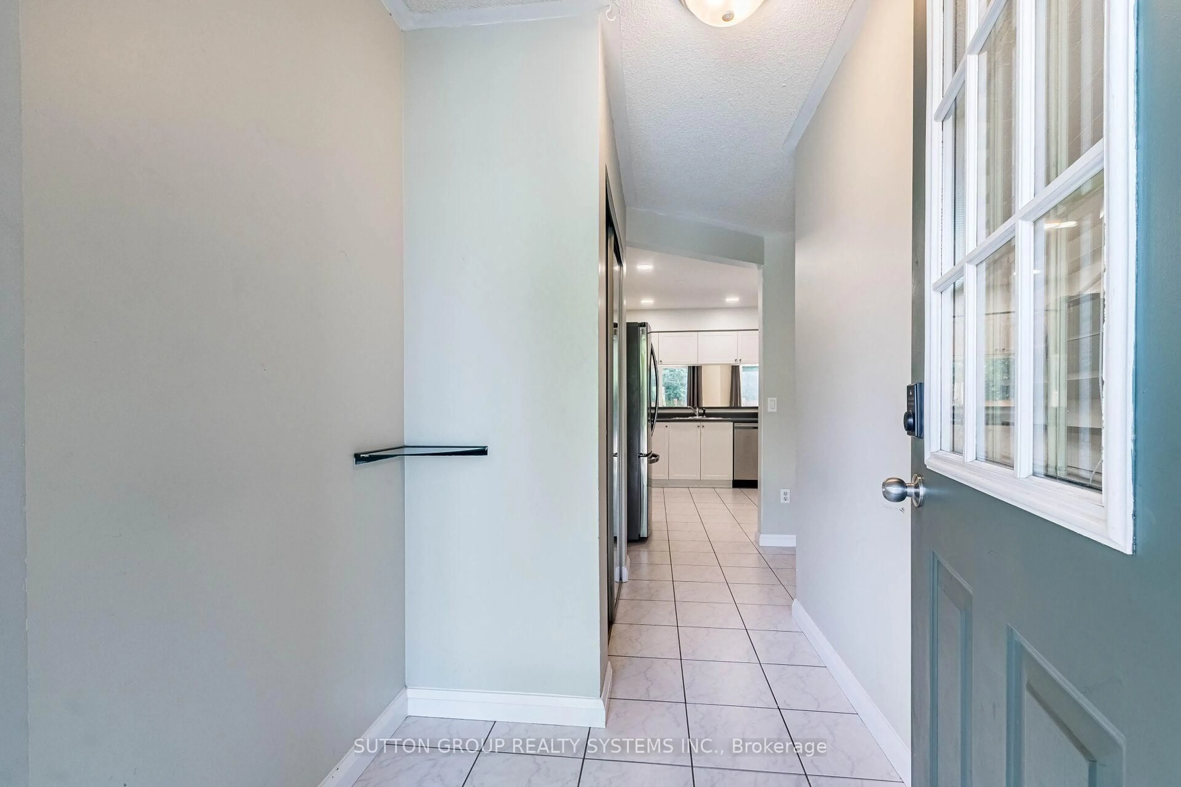 Indoor entryway for 2080 Leanne Blvd #59, Mississauga Ontario L5K 2S6