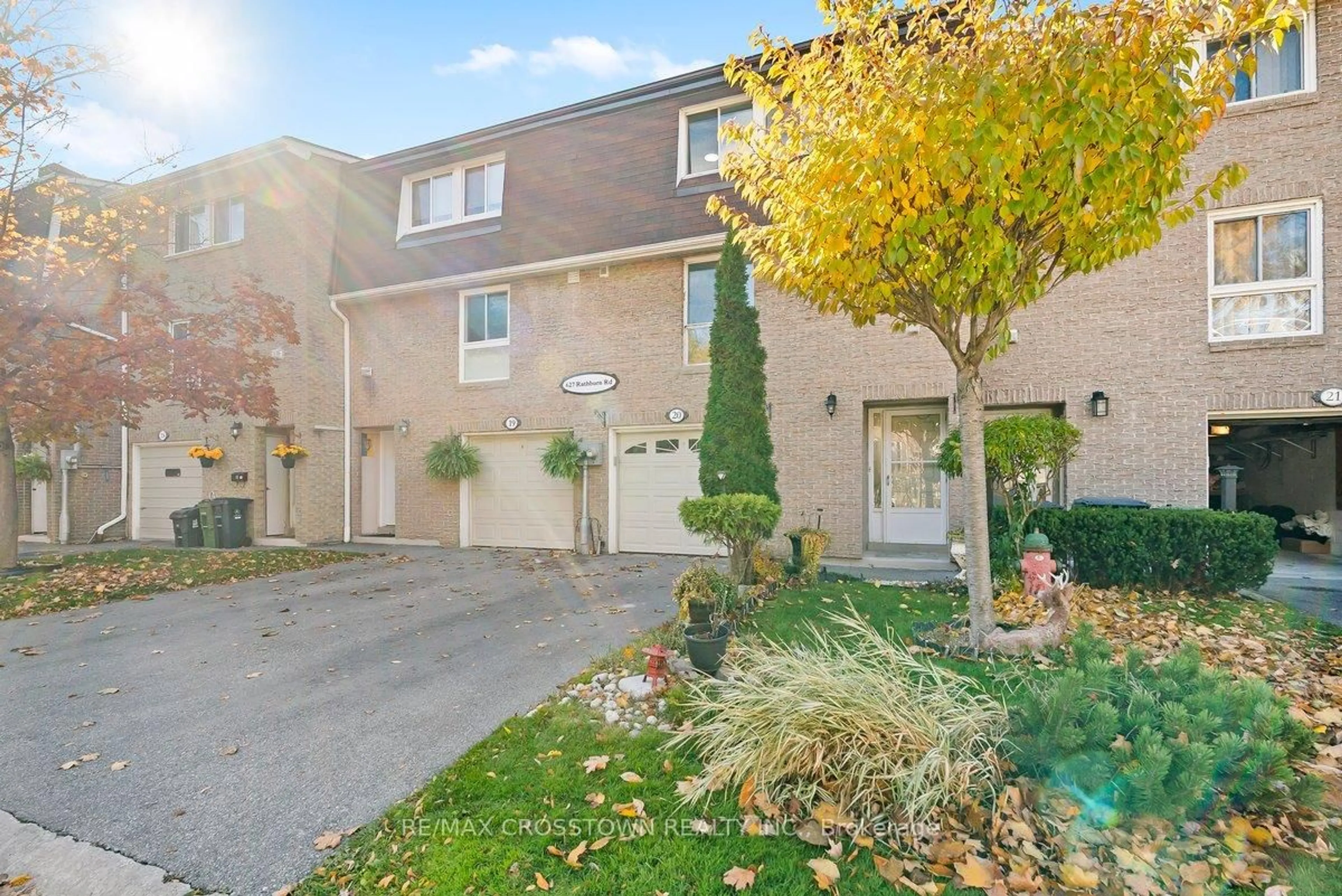 Patio, street for 627 Rathburn Rd #20, Toronto Ontario M9C 3T5