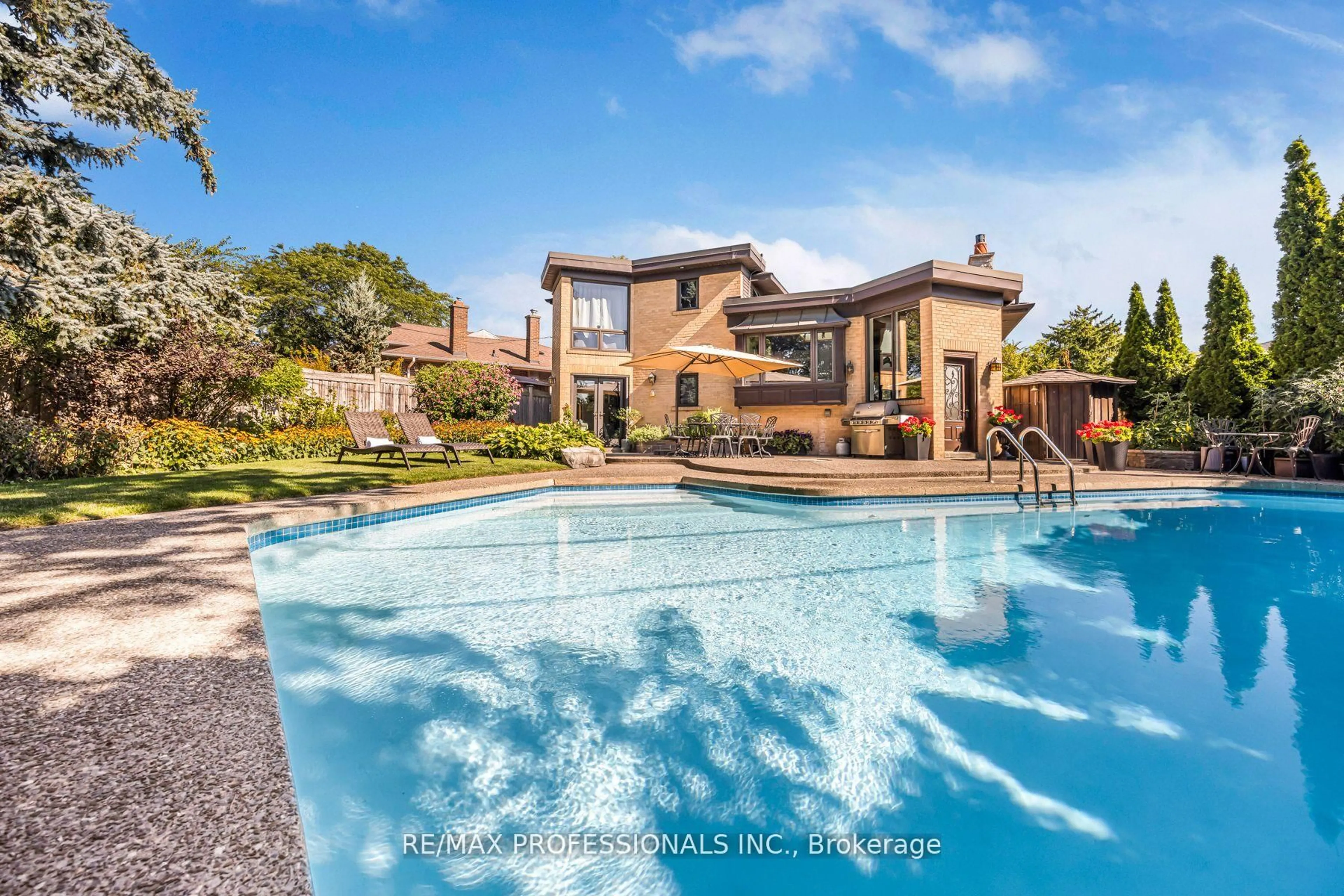 Pool for 16 Woodpark Rd, Toronto Ontario M9P 1L9