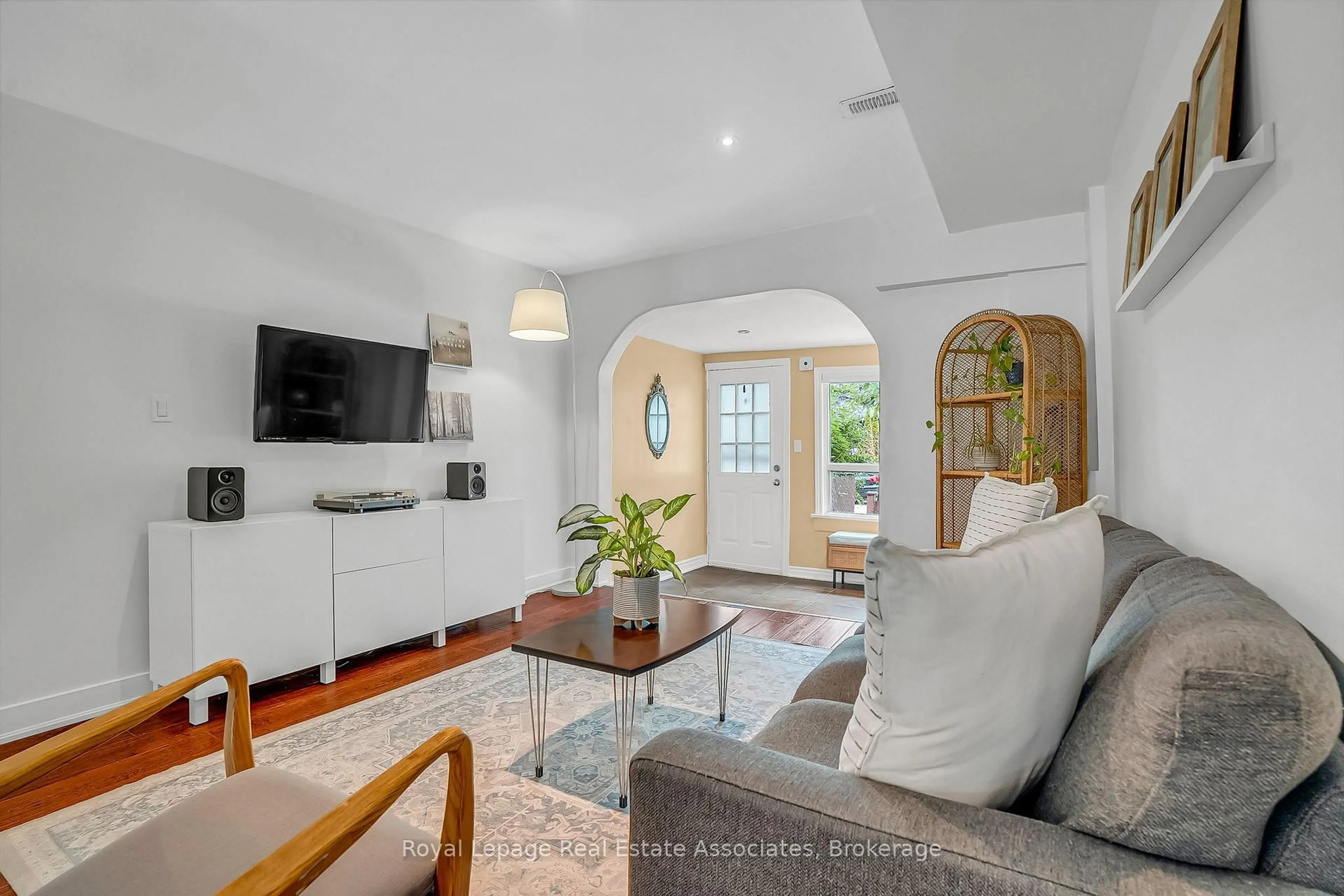 Living room with furniture, unknown for 240 Sixth St, Toronto Ontario M8V 3A7