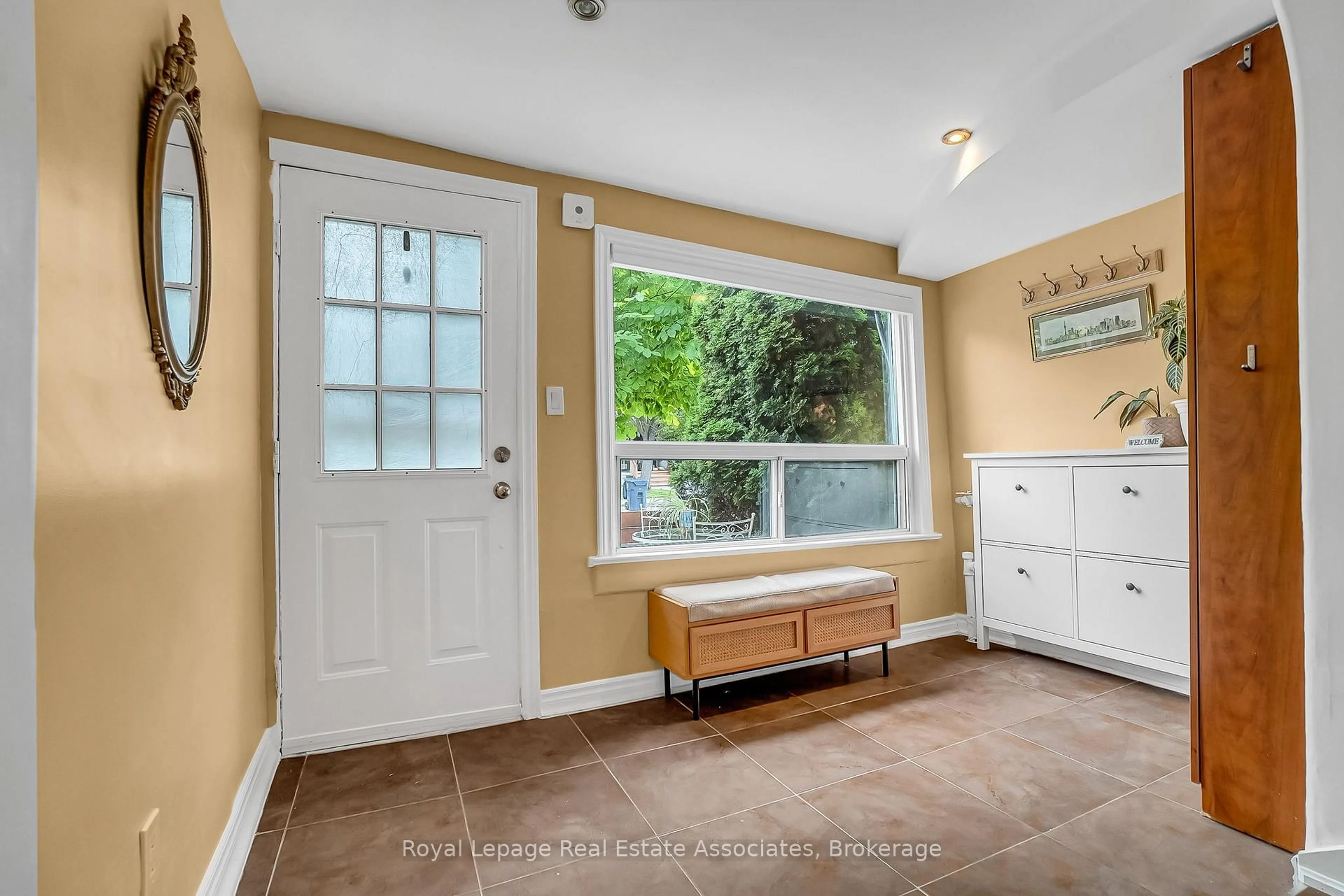 Indoor entryway for 240 Sixth St, Toronto Ontario M8V 3A7