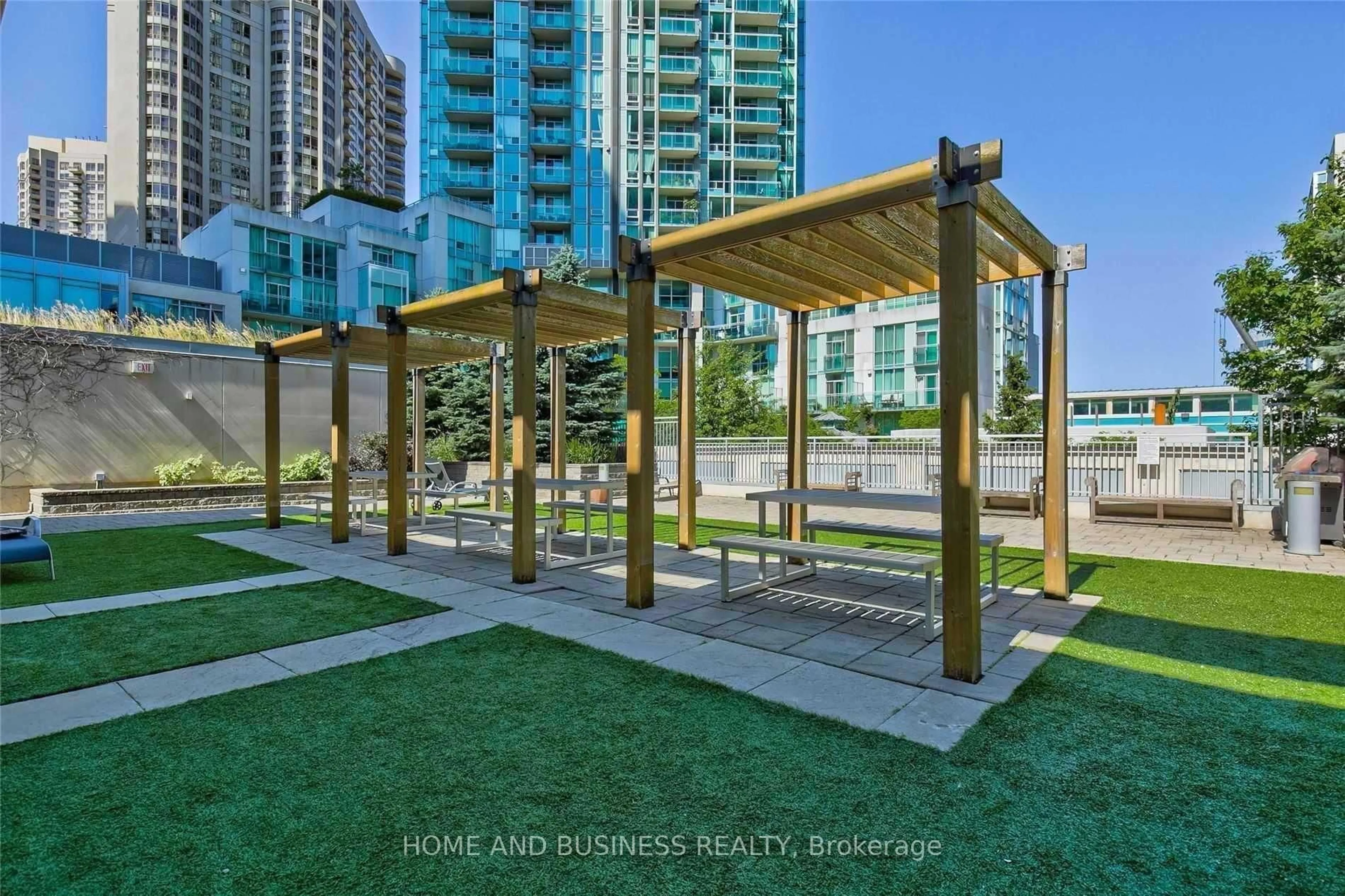 Patio, unknown for 223 Webb Dr #809, Mississauga Ontario L5B 0E8