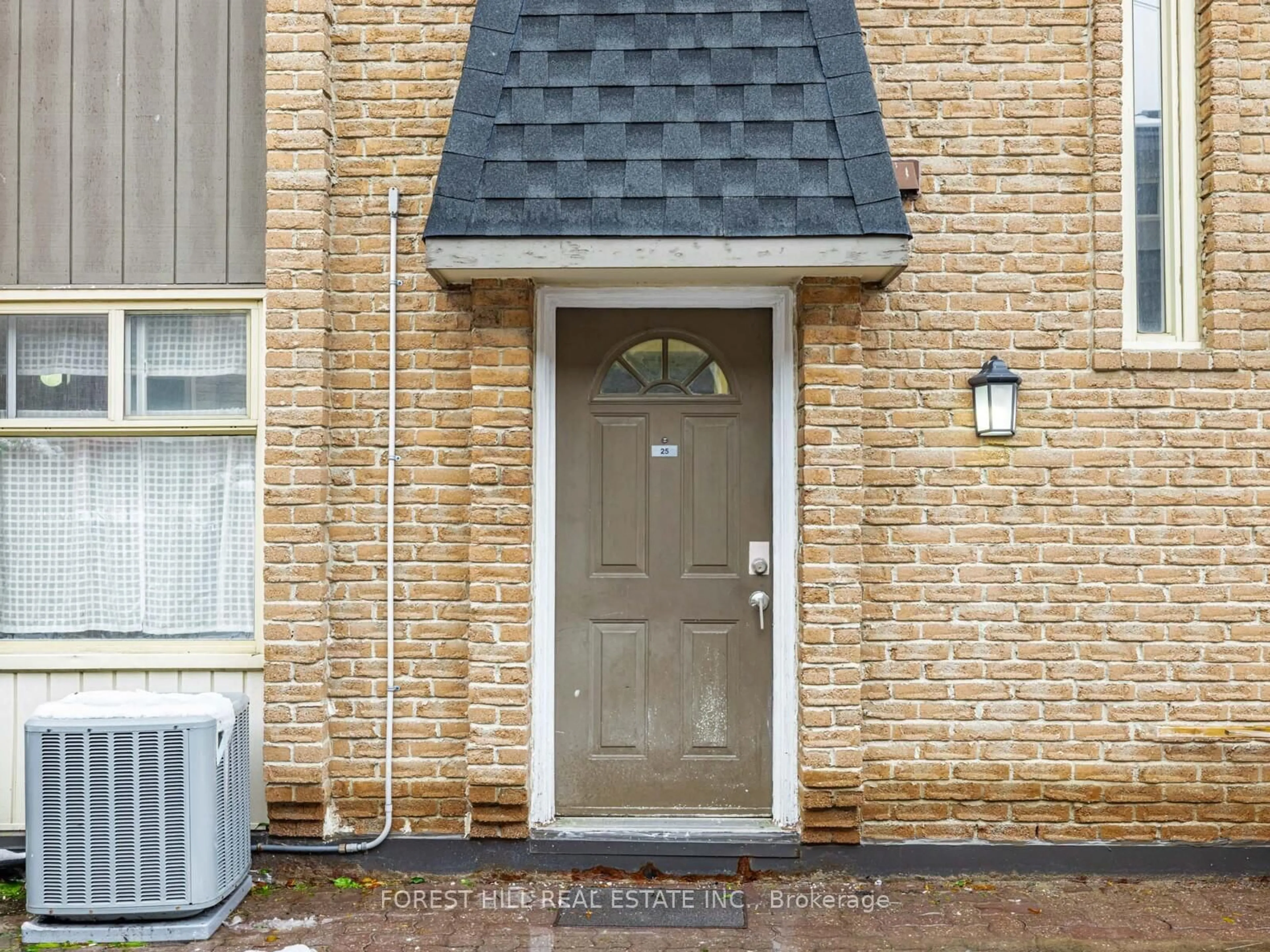 Indoor entryway for 16 Rexdale Blvd #25, Toronto Ontario M9W 5Z3