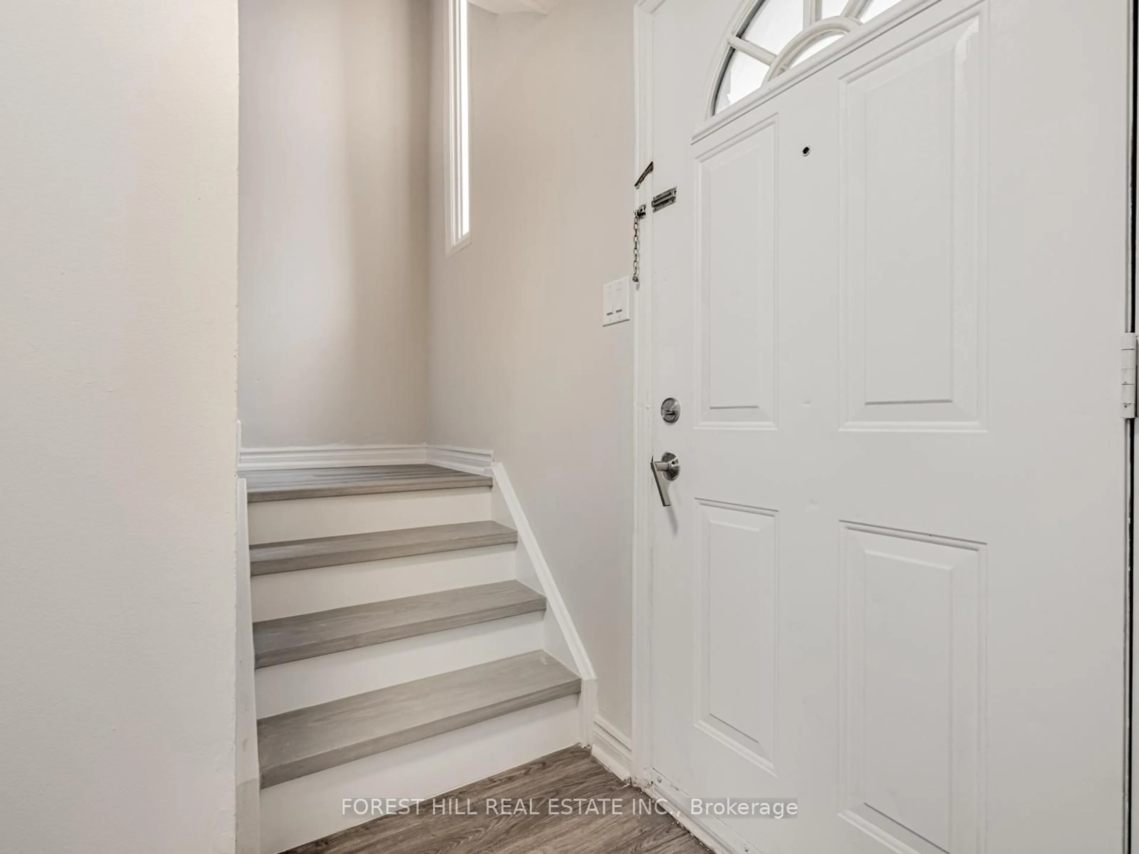 Indoor entryway for 16 Rexdale Blvd #25, Toronto Ontario M9W 5Z3