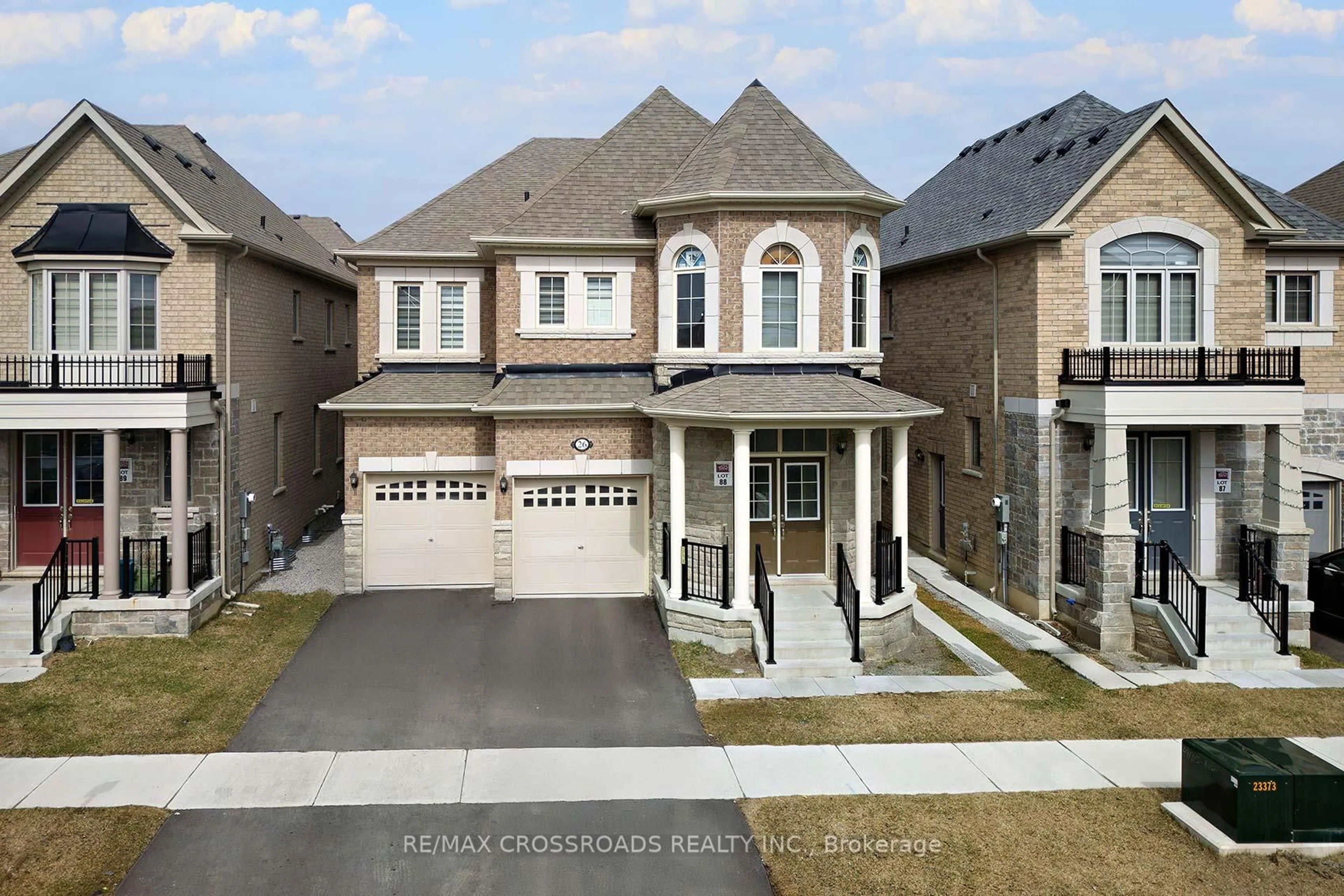 A pic from outside/outdoor area/front of a property/back of a property/a pic from drone, street for 26 Kambalda Rd, Brampton Ontario L7A 5J3