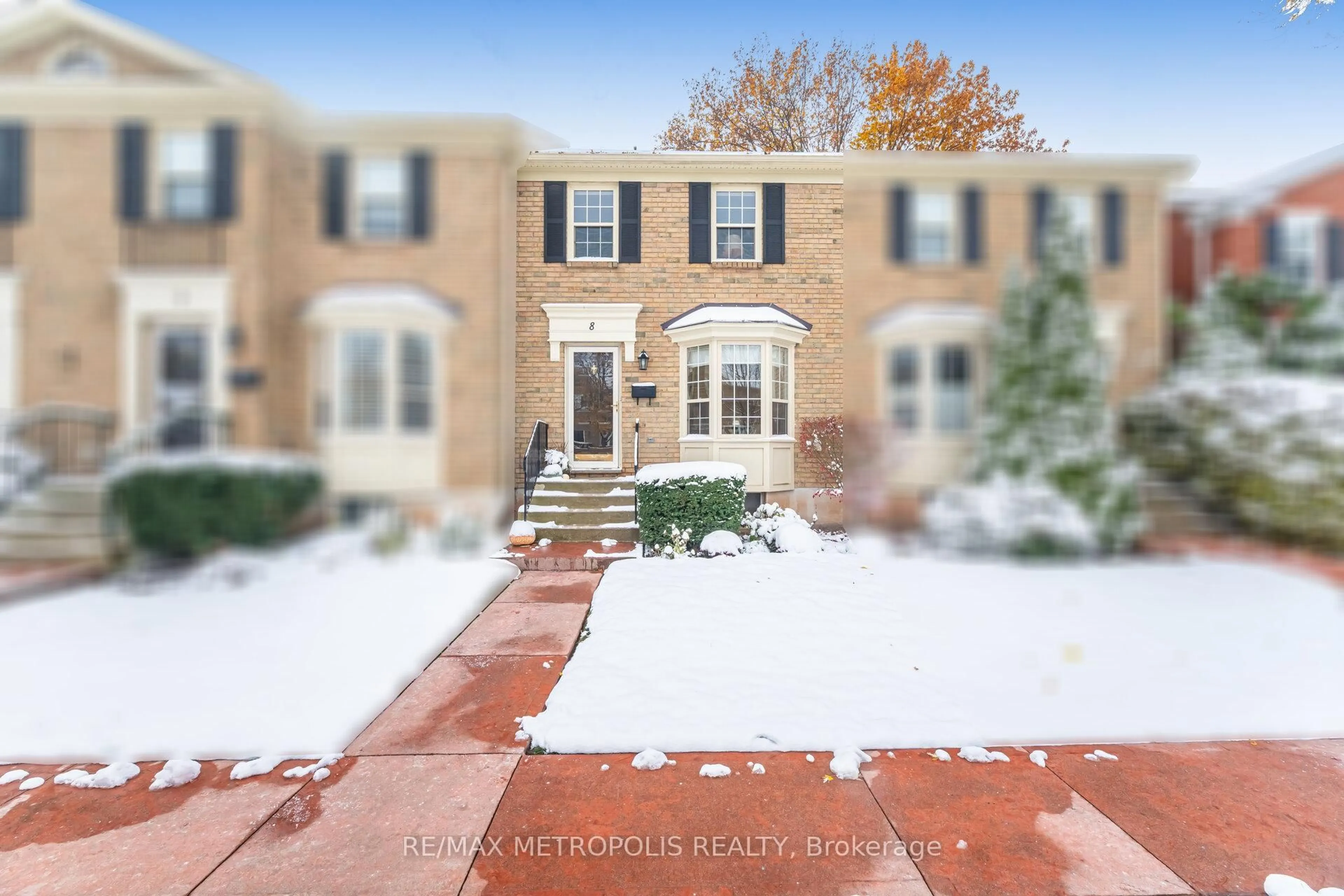 Unknown for 2390 Woodward Ave #8, Burlington Ontario L7R 1T9