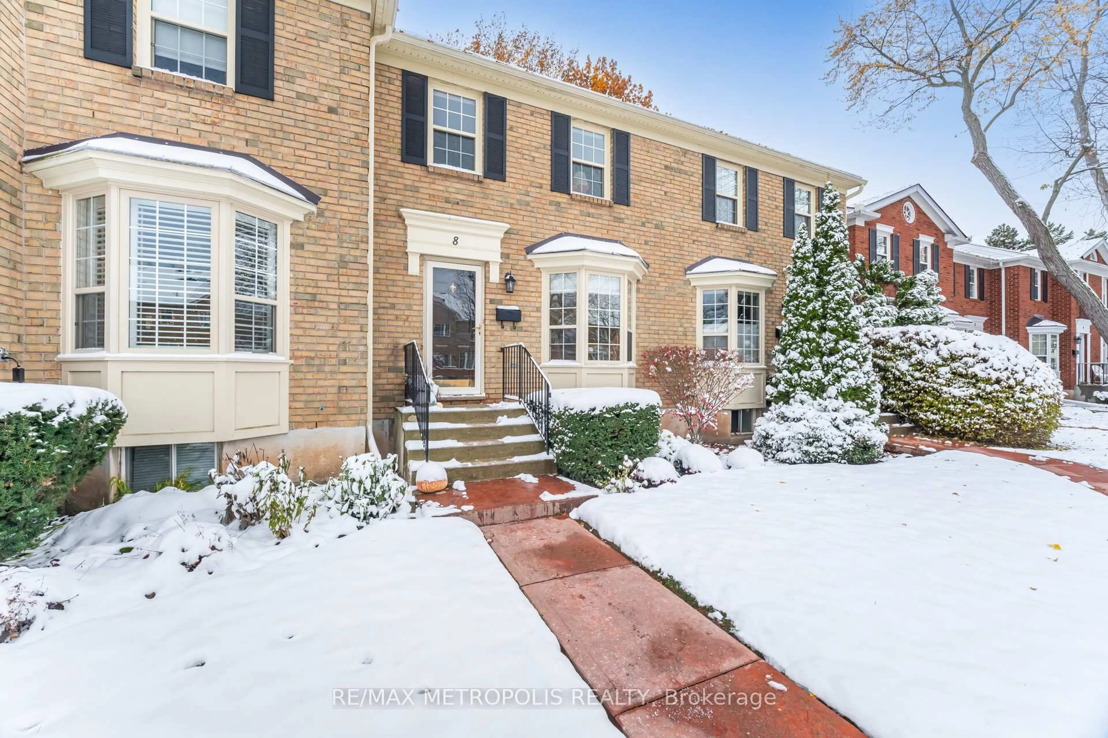 Unknown for 2390 Woodward Ave #8, Burlington Ontario L7R 1T9