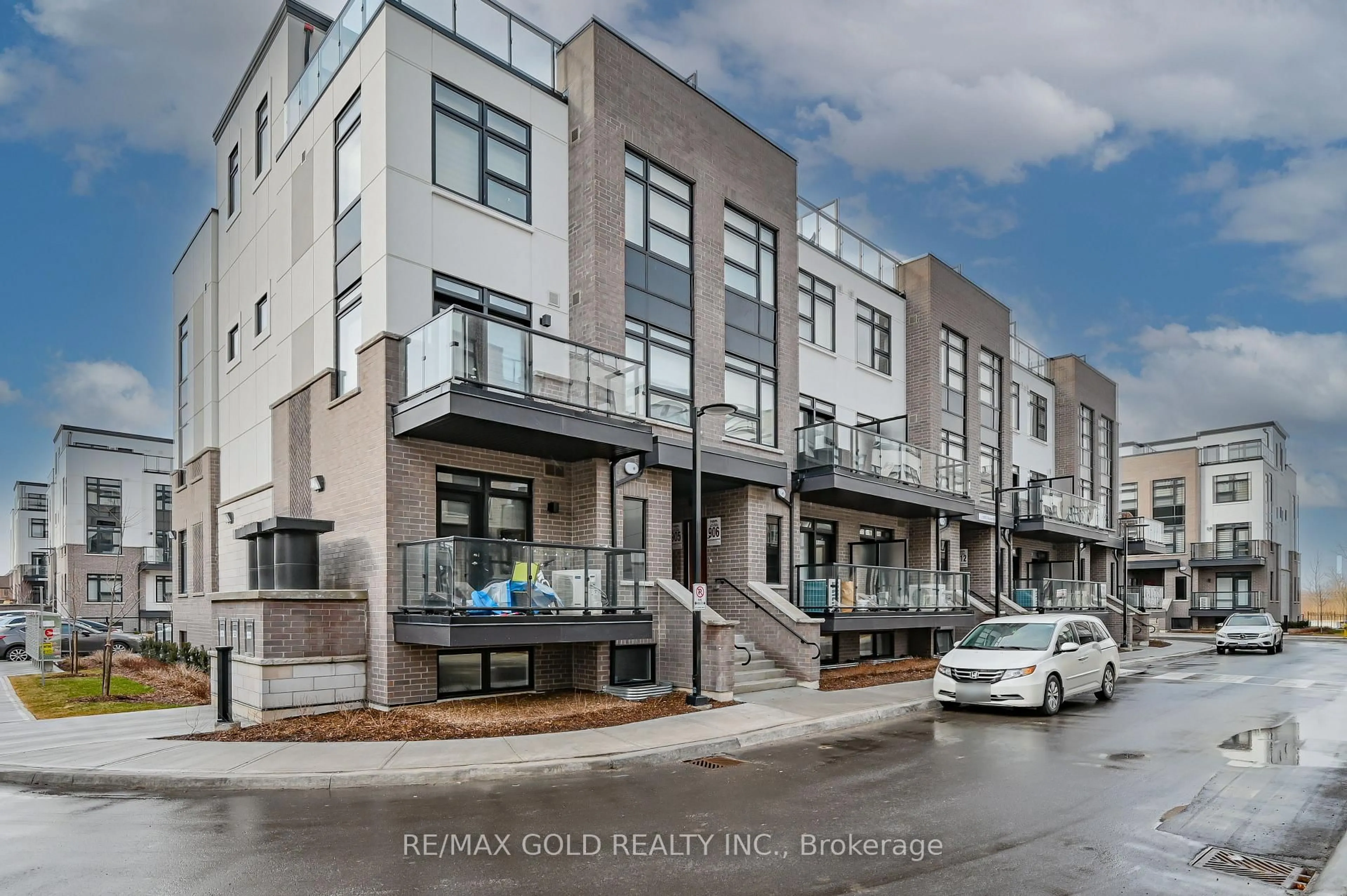 Unknown for 1597 Rose Way #111, Milton Ontario L9E 1N4