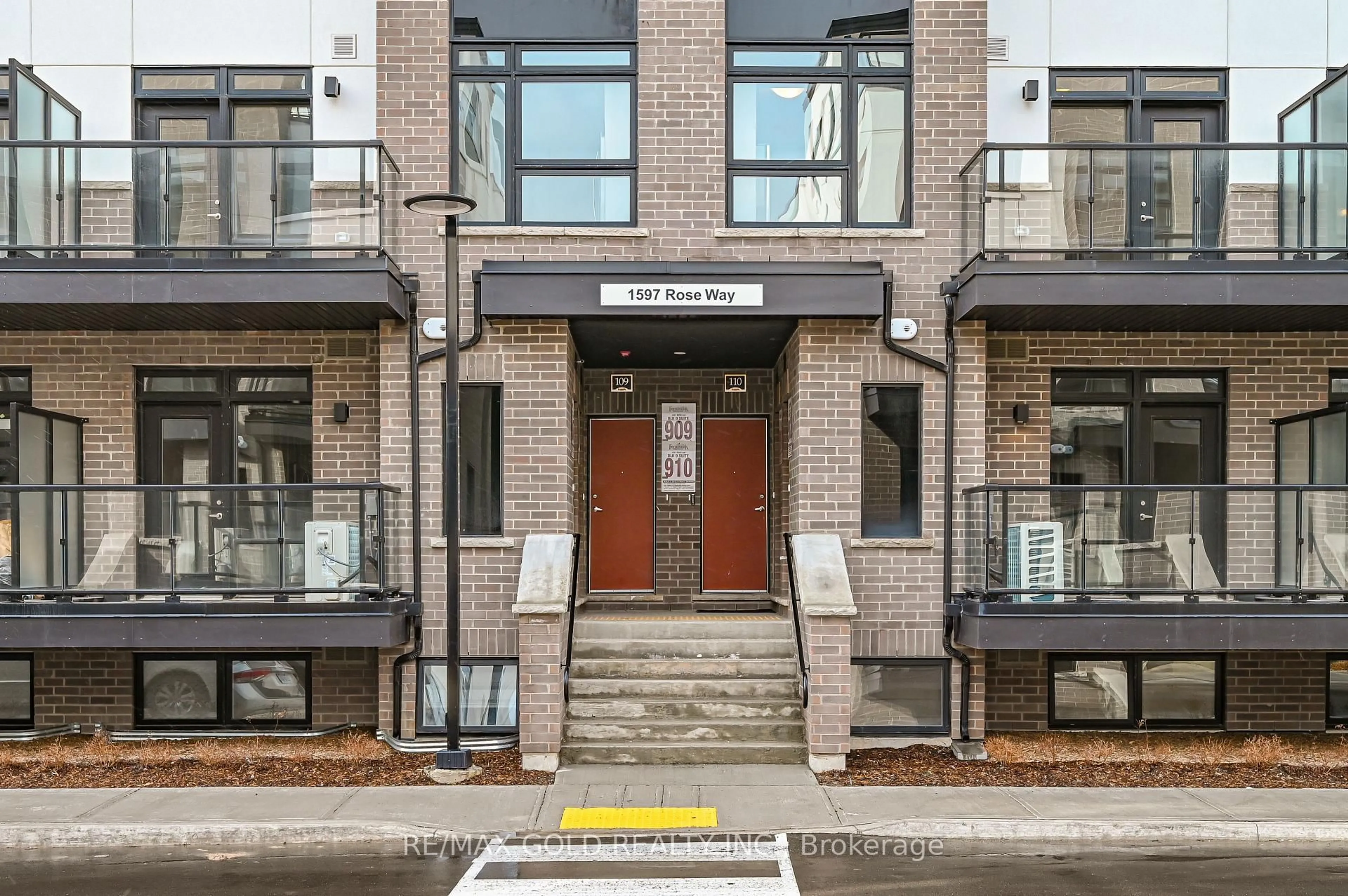 Unknown for 1597 Rose Way #111, Milton Ontario L9E 1N4