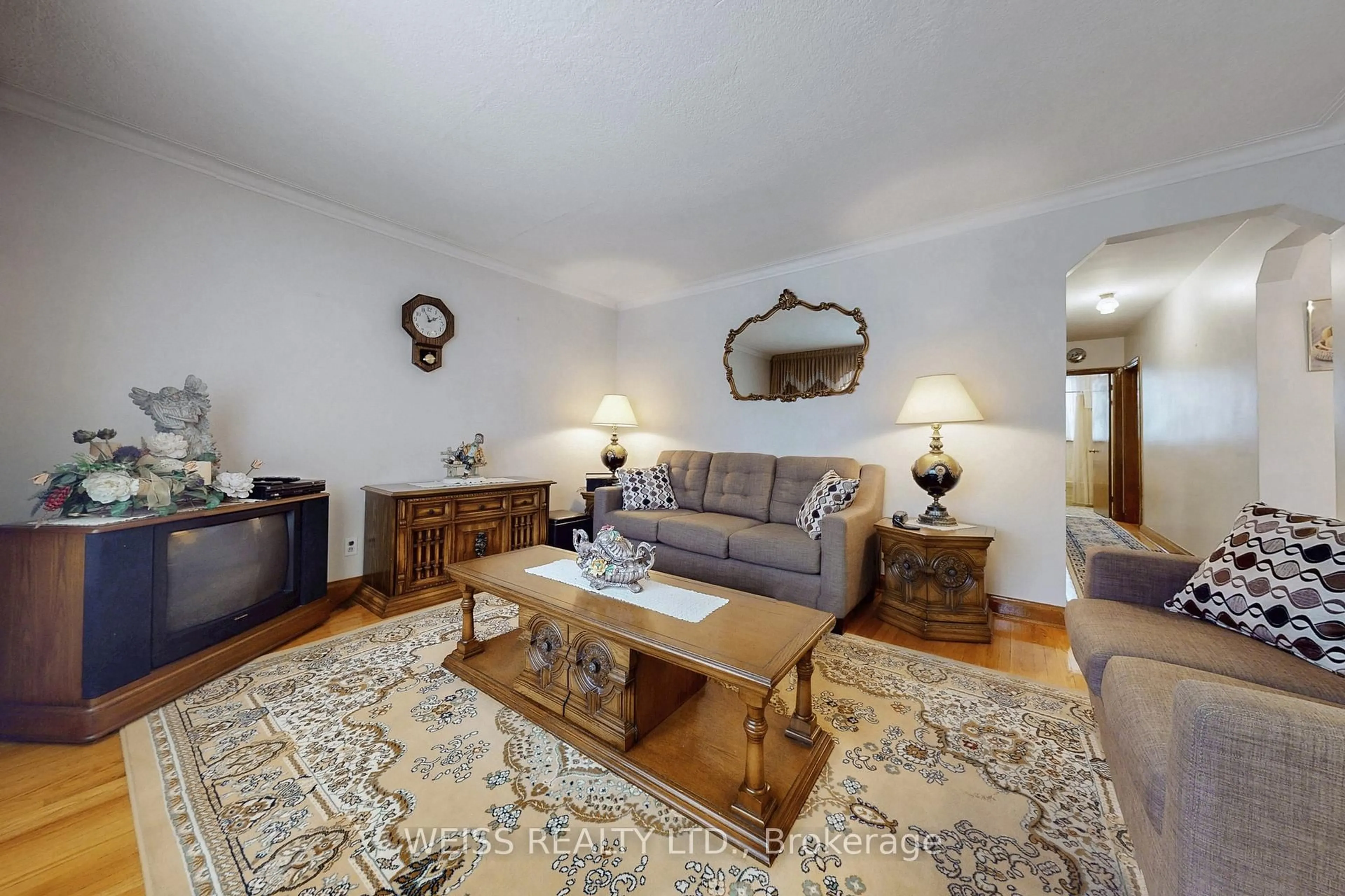 Living room with furniture, unknown for 246 Thirtieth St, Toronto Ontario M8W 3E1