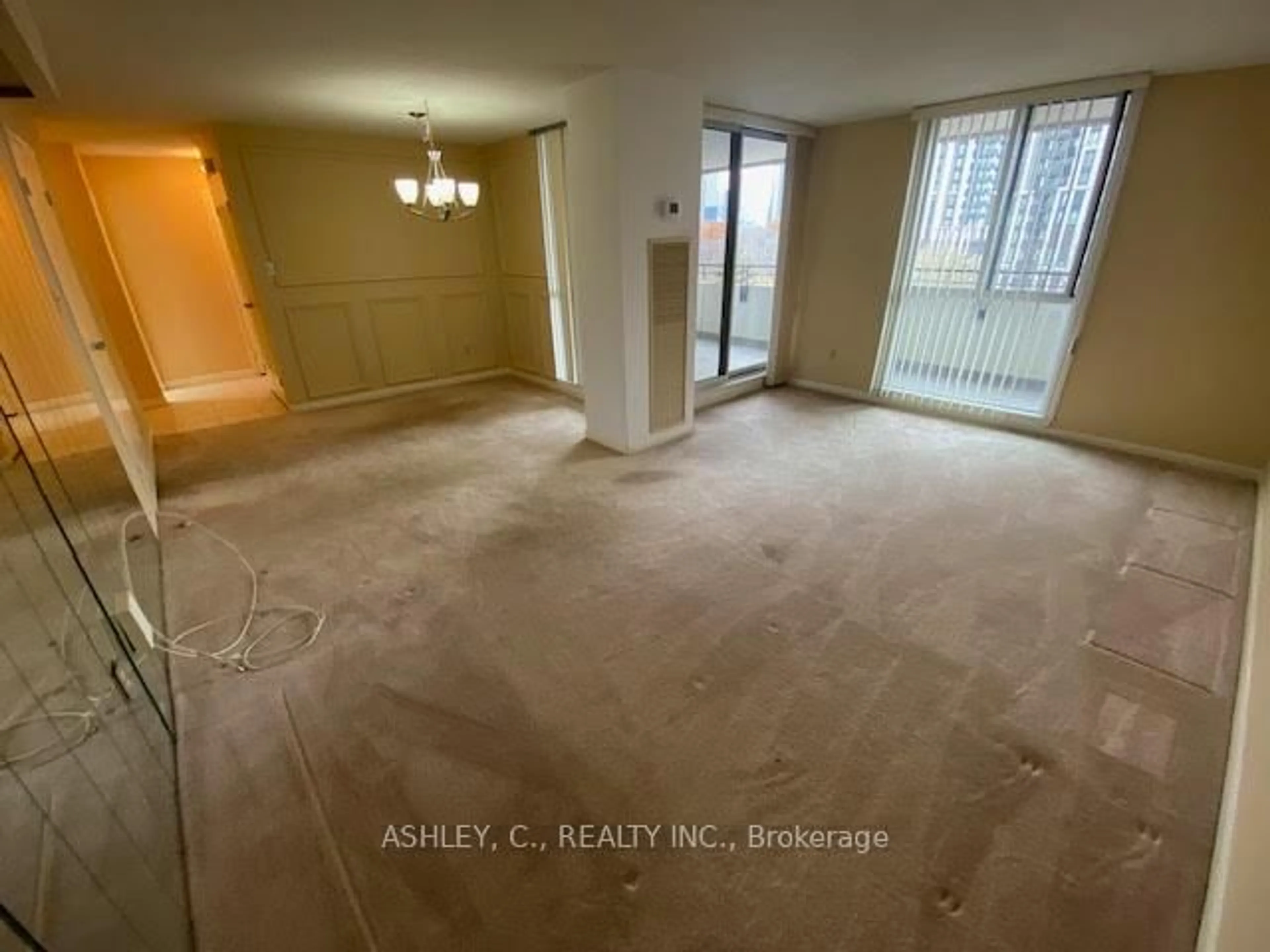 A pic of a room for 1320 Mississauga Valley Blvd #503, Mississauga Ontario L5A 3S9