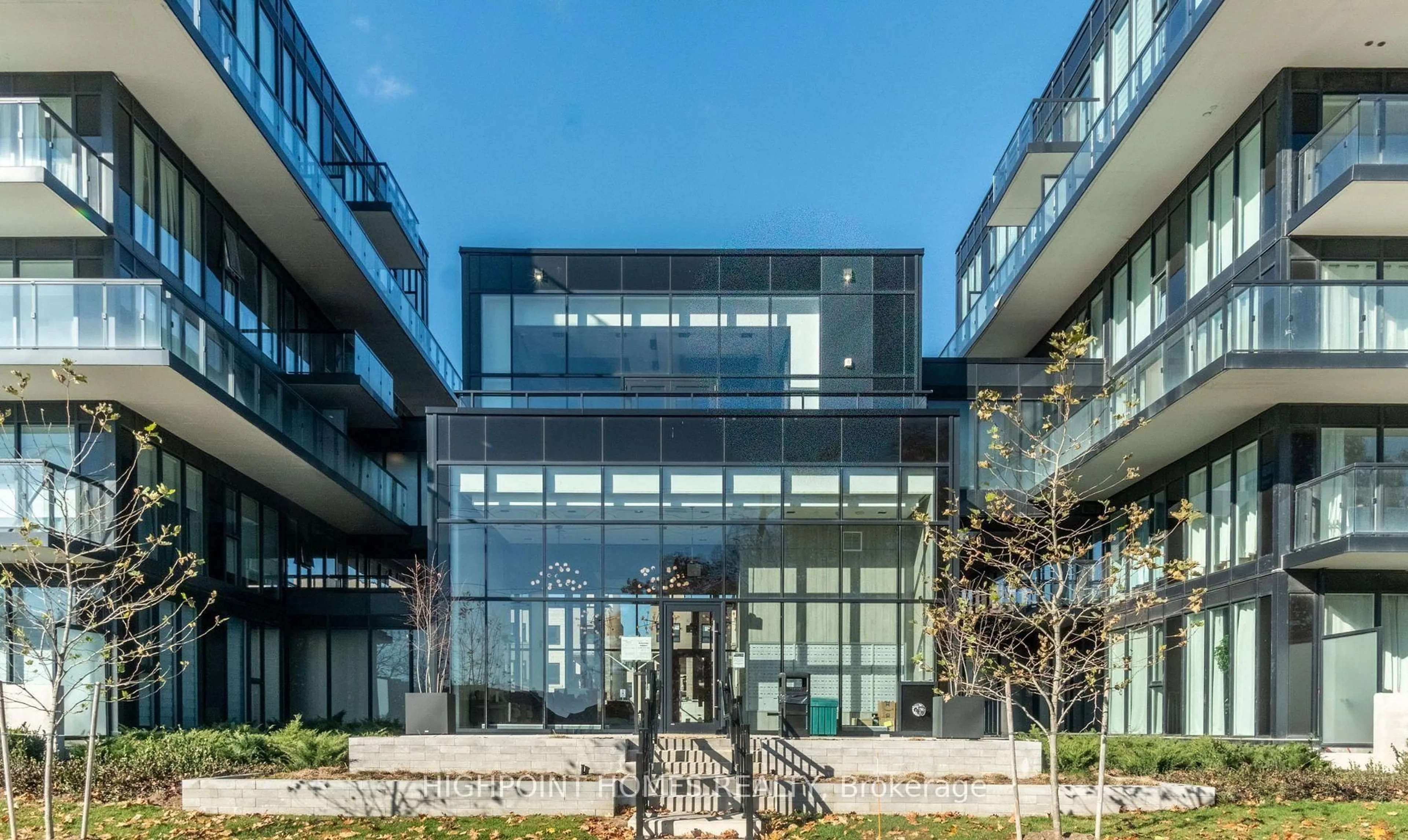 Indoor foyer for 1119 Cooke Blvd #B225, Burlington Ontario L7T 0C7