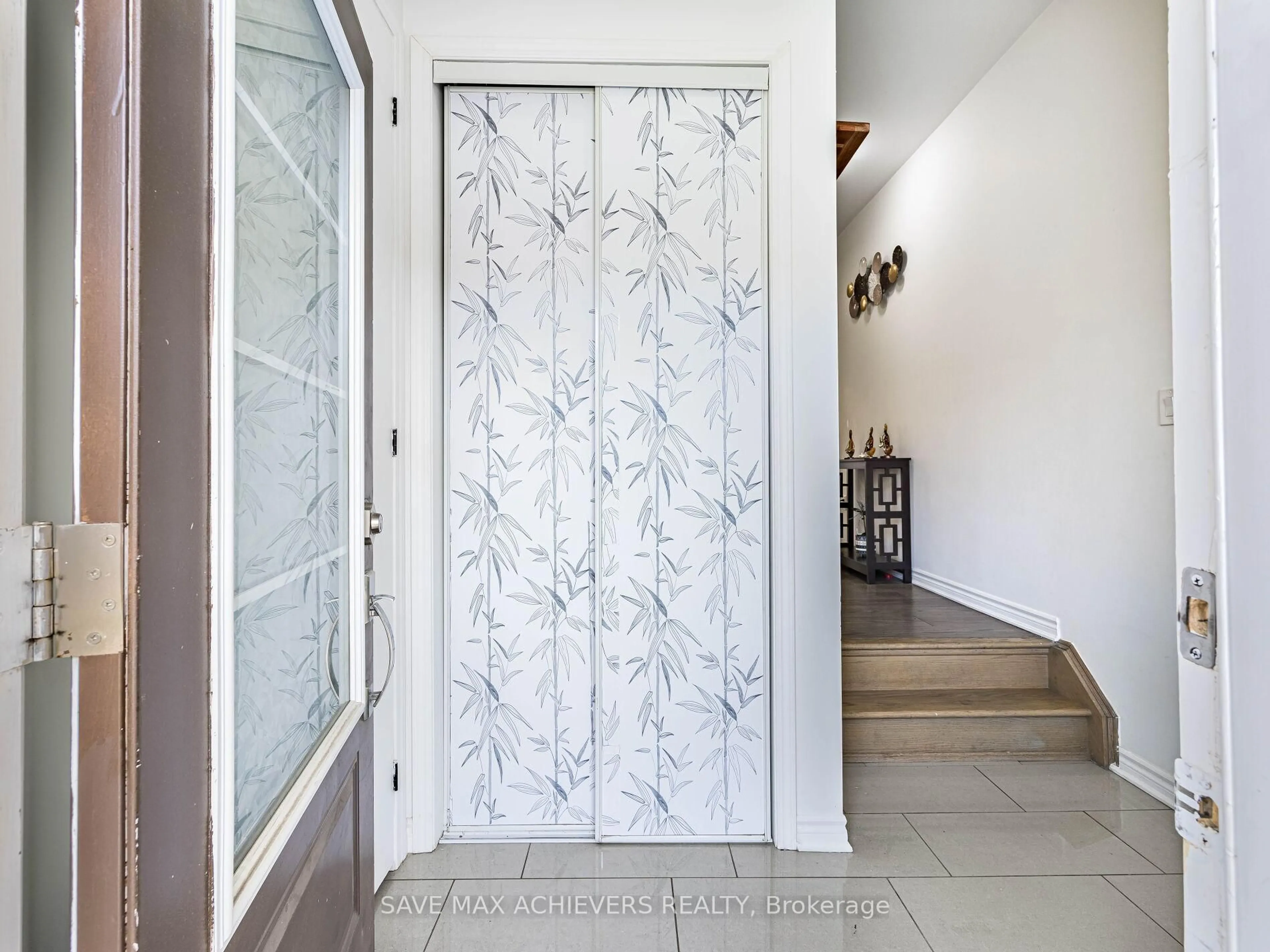 Indoor entryway for 12 Emerald Coast Tr, Brampton Ontario L7A 5A7