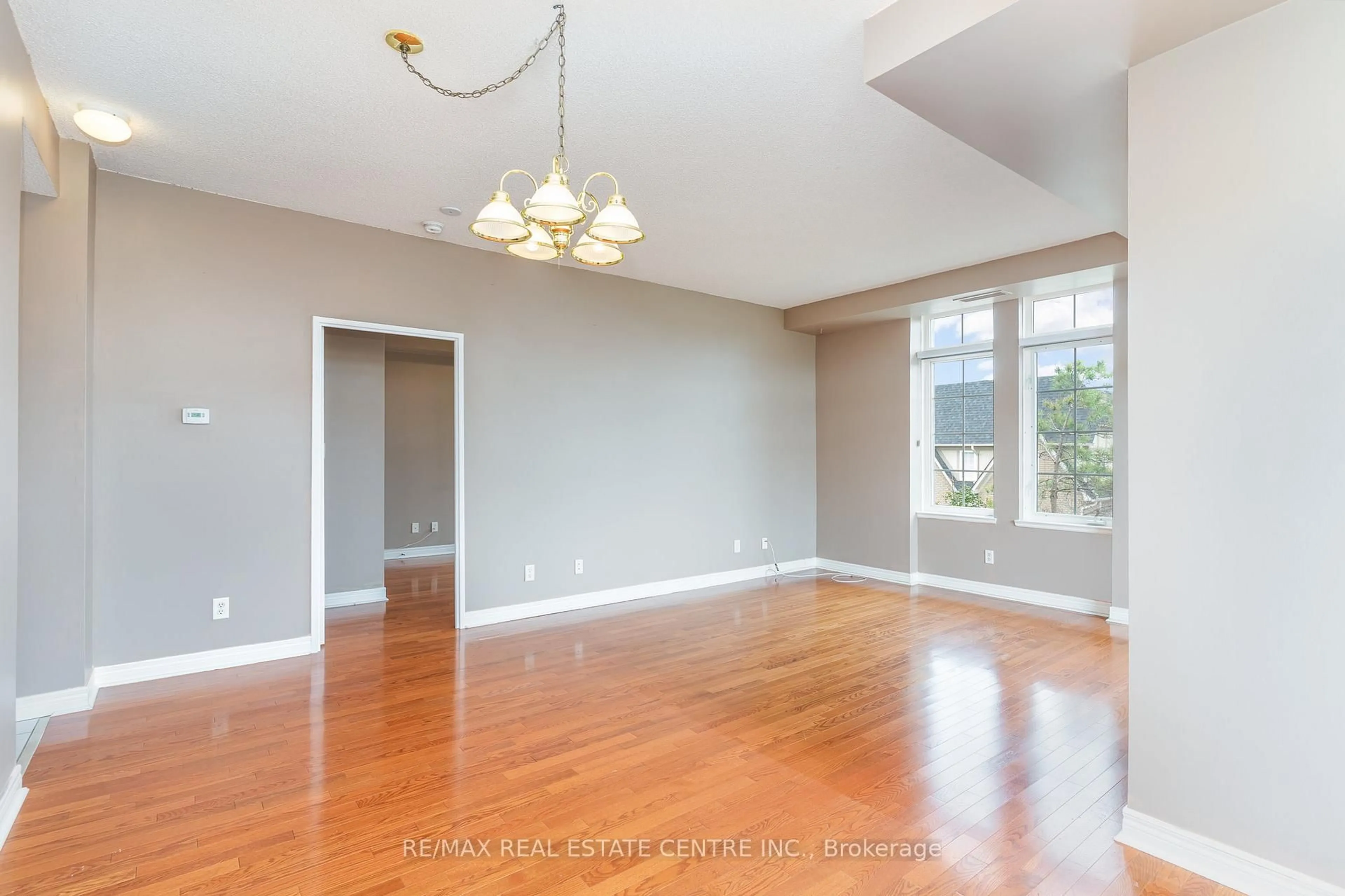 A pic of a room for 2301 Parkhaven Blvd #410, Oakville Ontario L6H 6V6