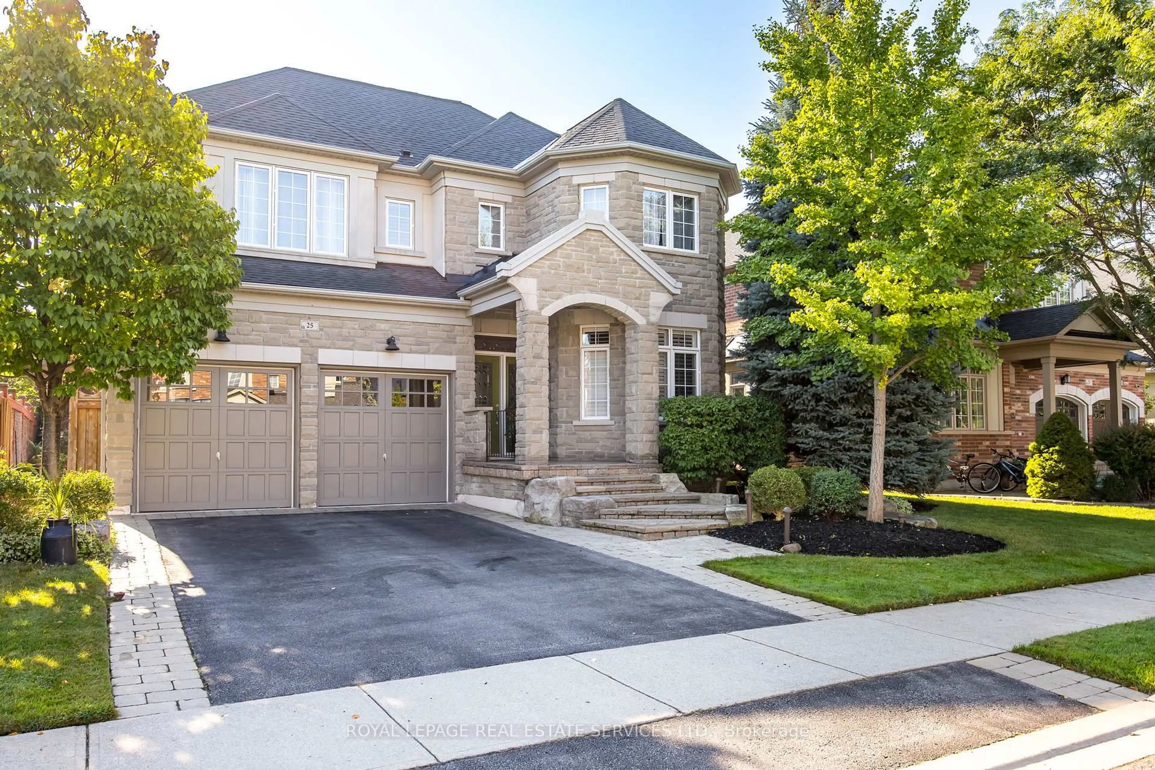 Home with brick exterior material, street for 25 Edmonton St, Brampton Ontario L6Y 5L2