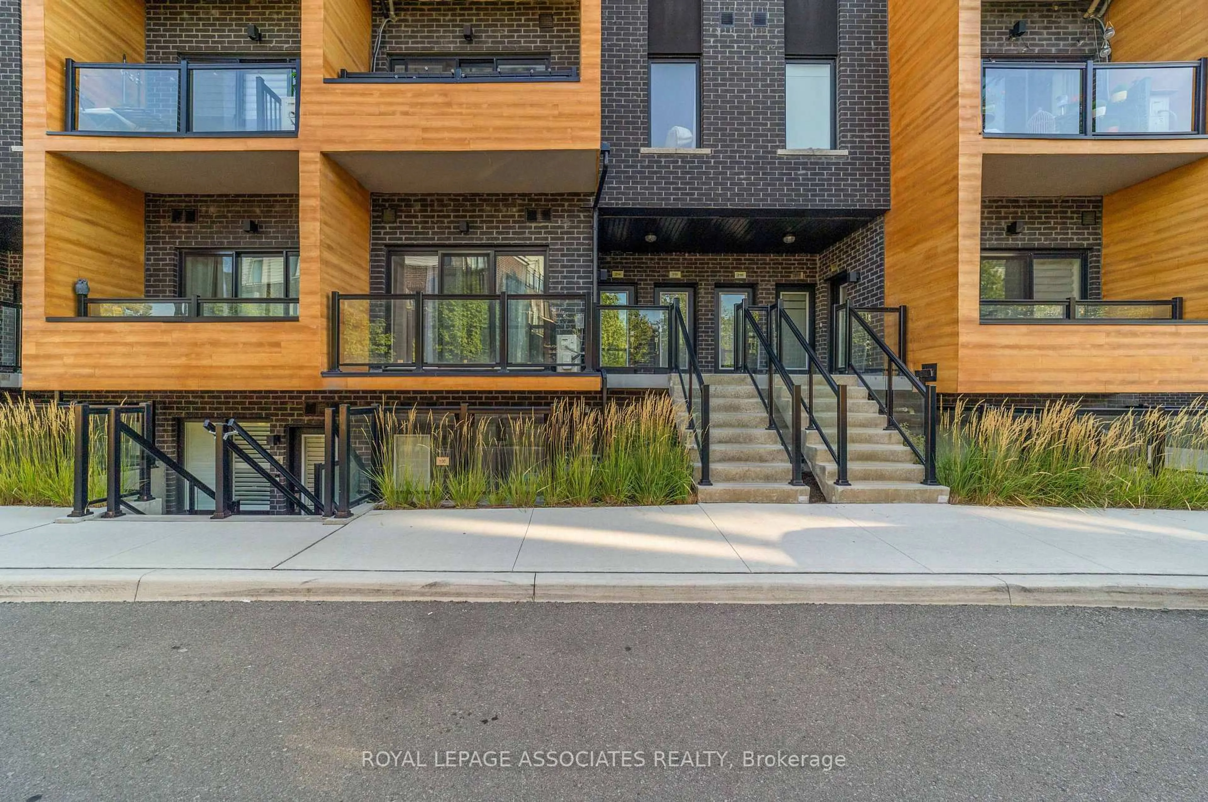 Unknown for 1165 Journeyman Lane #213, Mississauga Ontario L5J 0B6