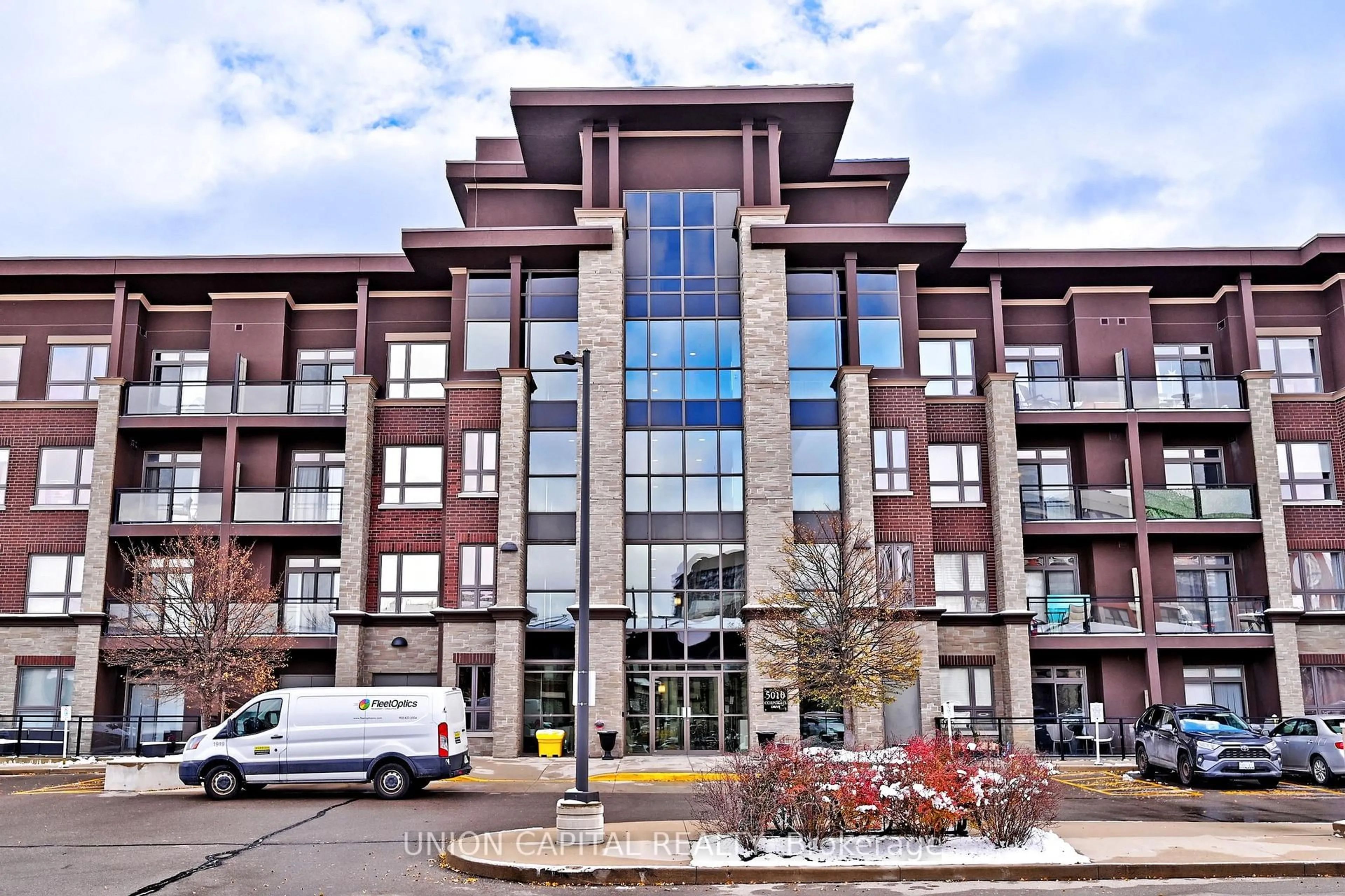 Indoor foyer for 5010 Corporate Dr #428, Burlington Ontario L7L 0H6