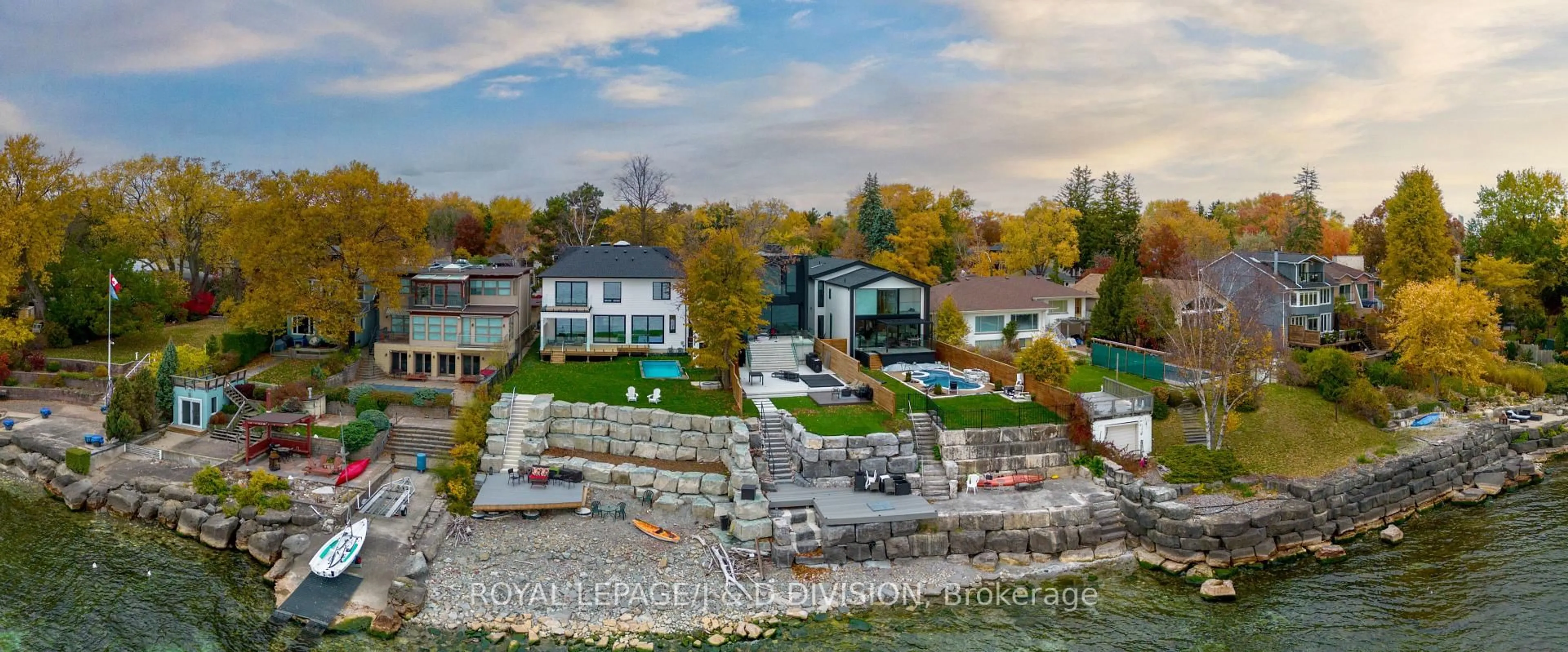 A pic from outside/outdoor area/front of a property/back of a property/a pic from drone, water/lake/river/ocean view for 99 Lake Promenade, Toronto Ontario M8W 1A2