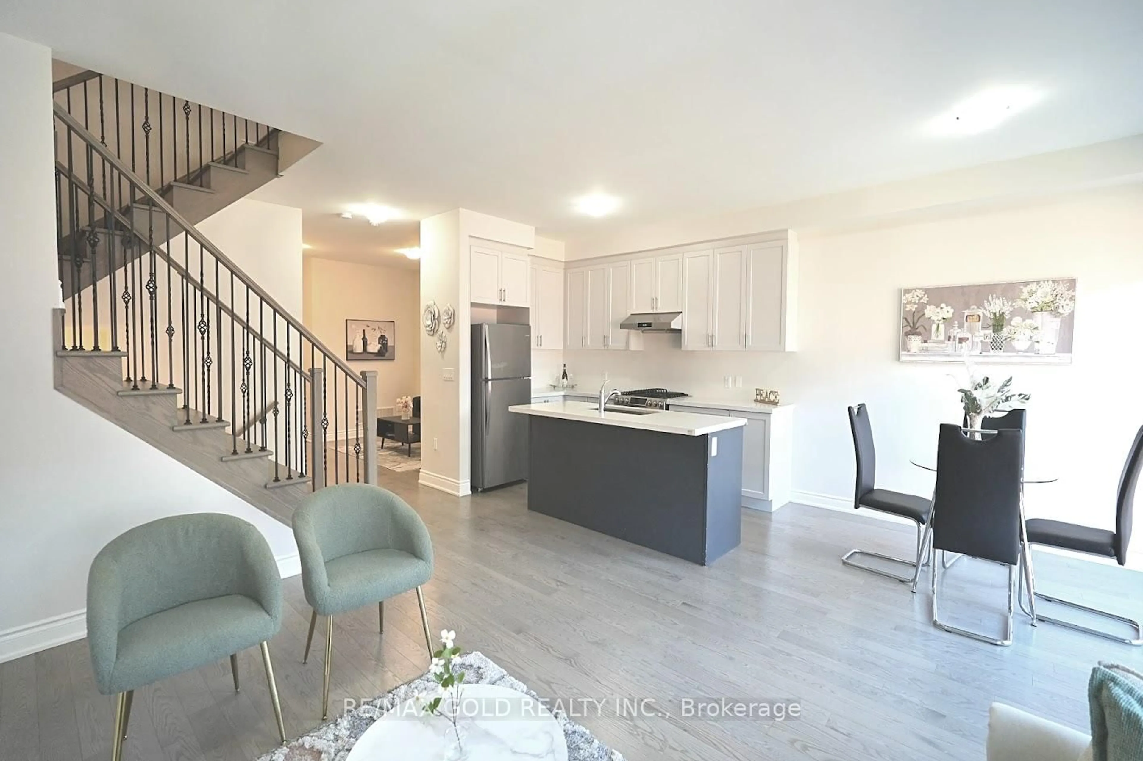 Open concept kitchen, unknown for 6 Del Grappa St, Caledon Ontario L7C 4L1