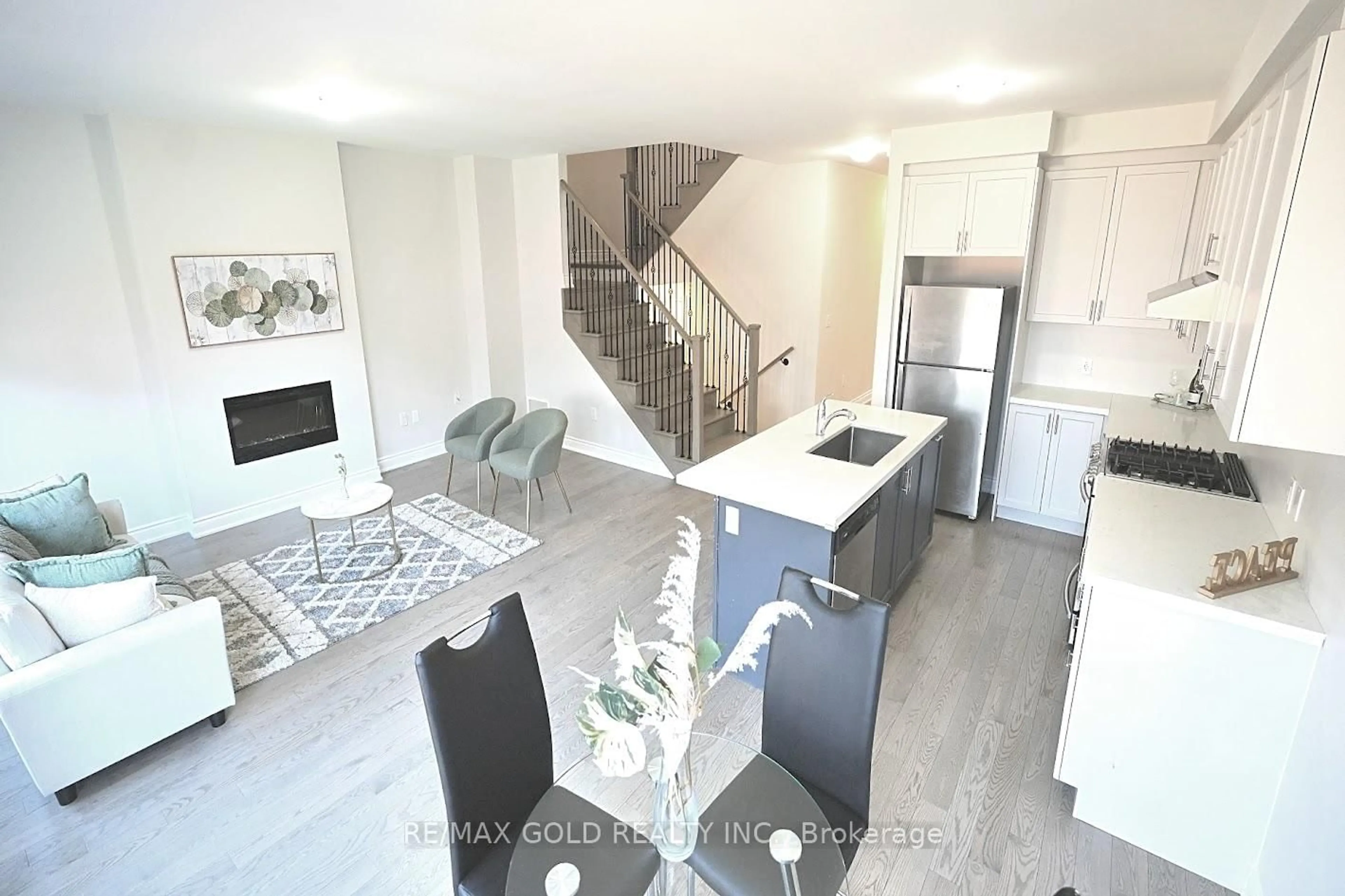 Open concept kitchen, unknown for 6 Del Grappa St, Caledon Ontario L7C 4L1