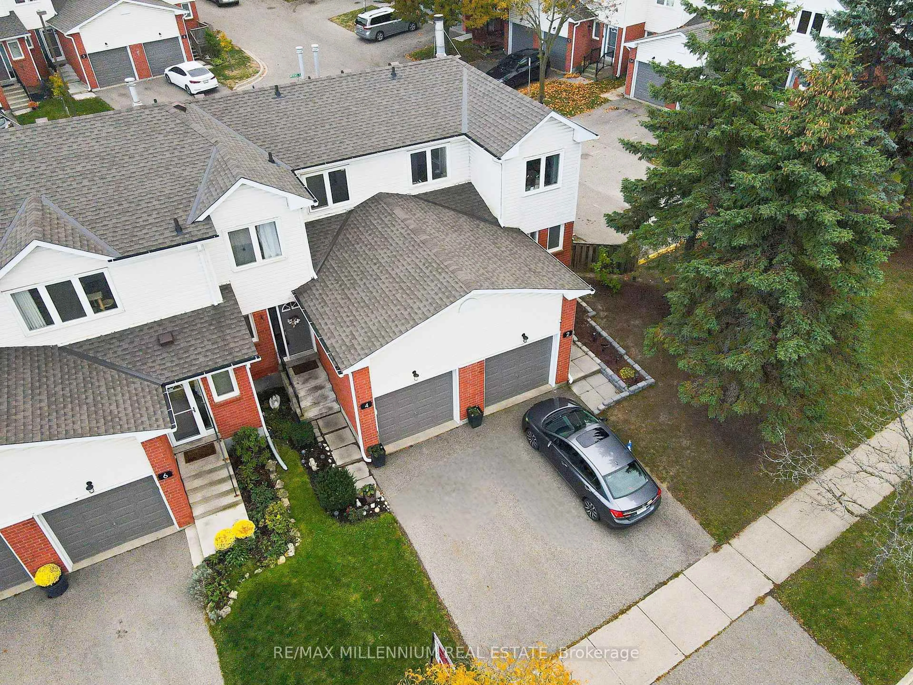 A pic from outside/outdoor area/front of a property/back of a property/a pic from drone, street for 4 Stewart Maclaren Rd, Halton Hills Ontario L7G 5L8