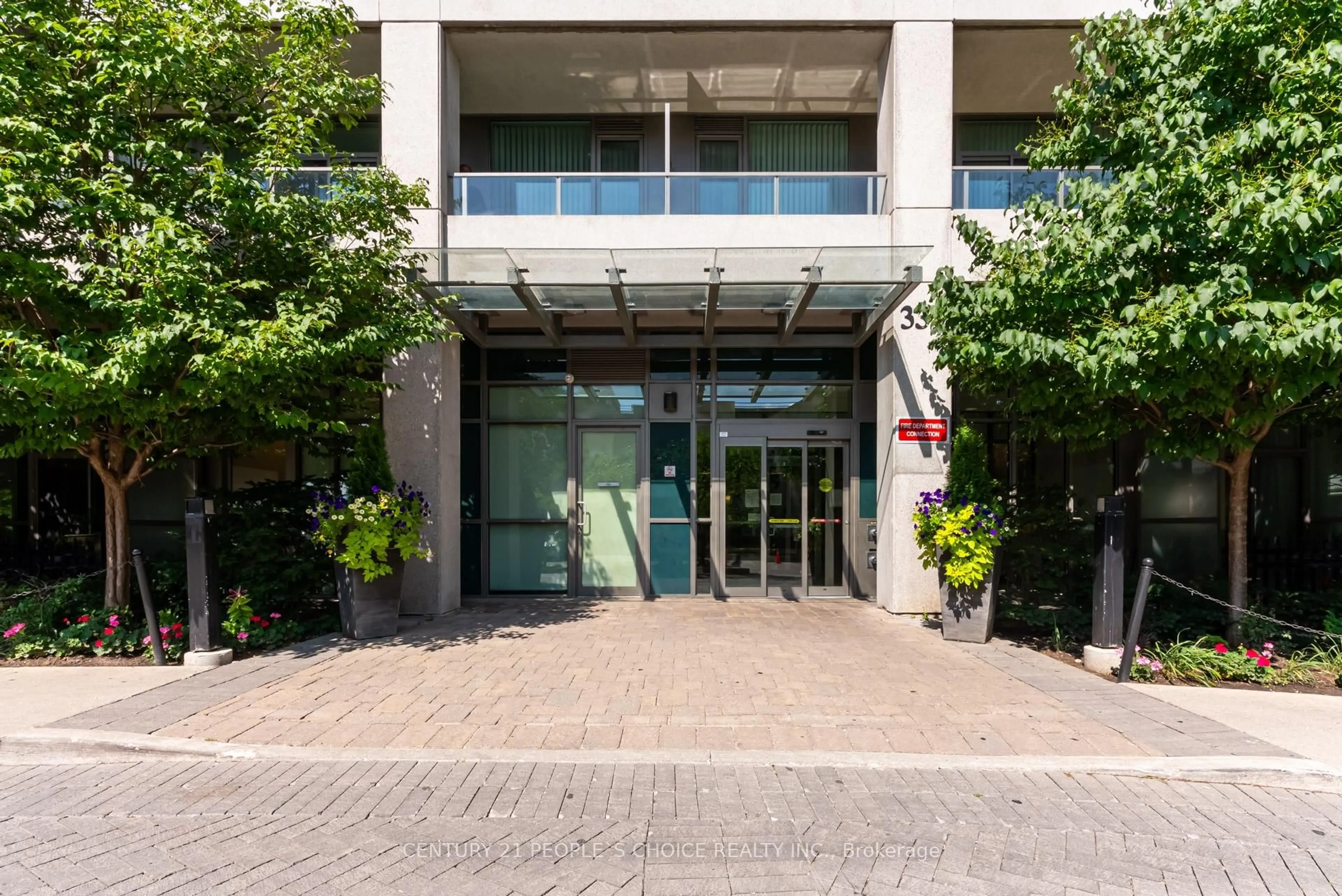 Indoor foyer for 339 Rathburn Rd #2118, Mississauga Ontario L5B 0K6