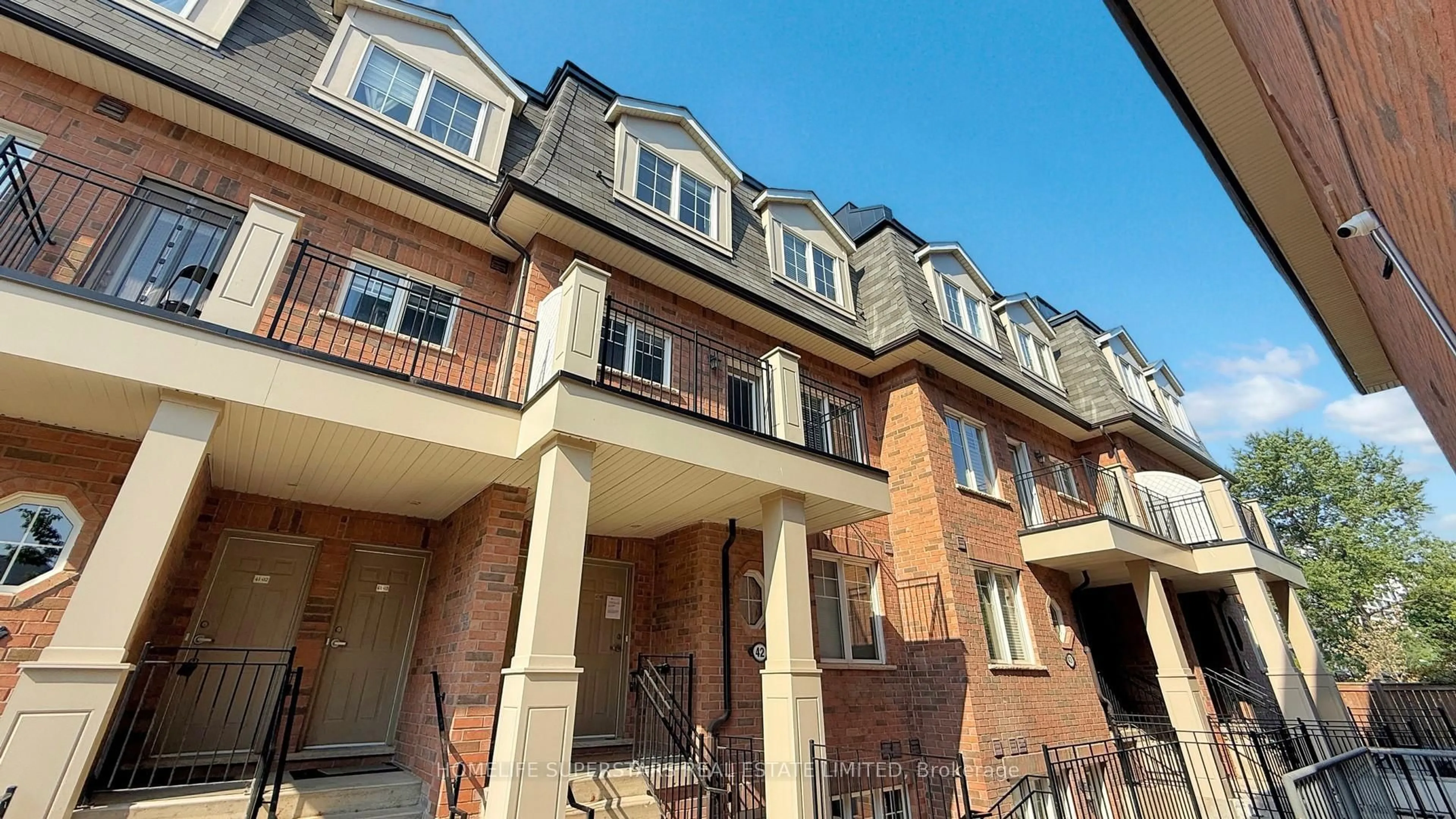 Home with brick exterior material, street for 2420 Baronwood Dr, Oakville Ontario L6M 0J7