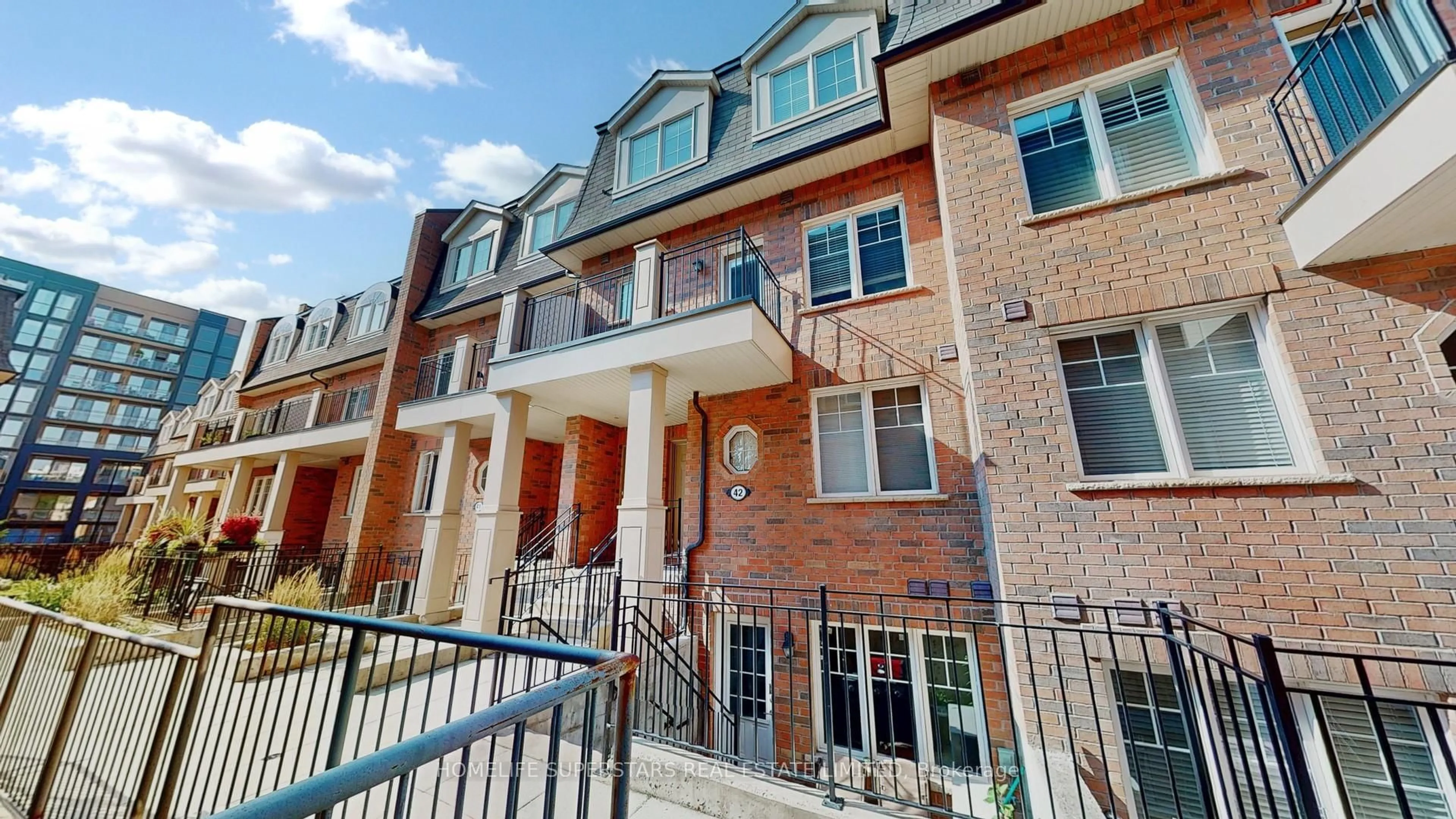 Home with brick exterior material, unknown for 2420 Baronwood Dr #42-02, Oakville Ontario L6M 0J7