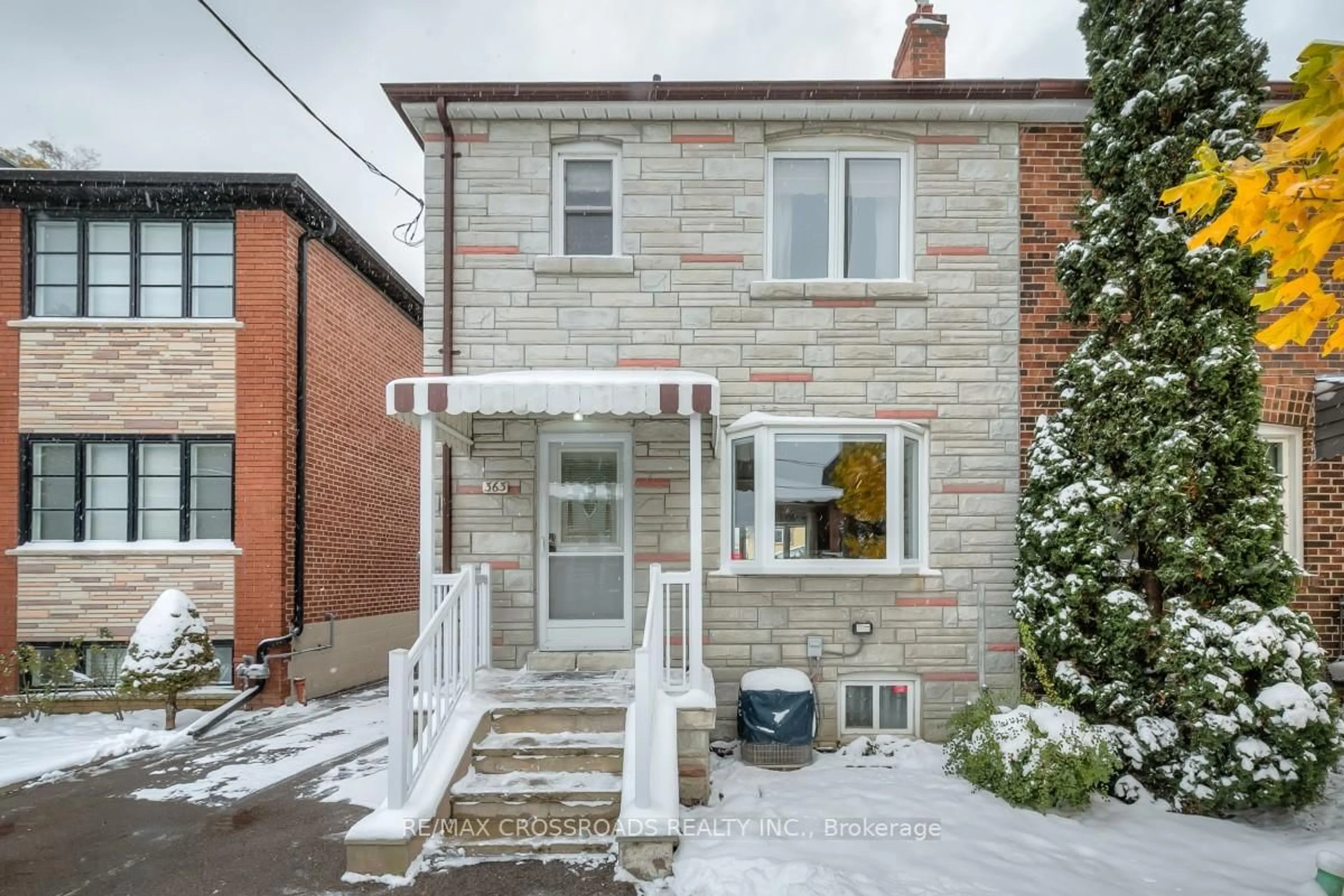 Unknown for 363 Hopewell Ave, Toronto Ontario M6E 2S1