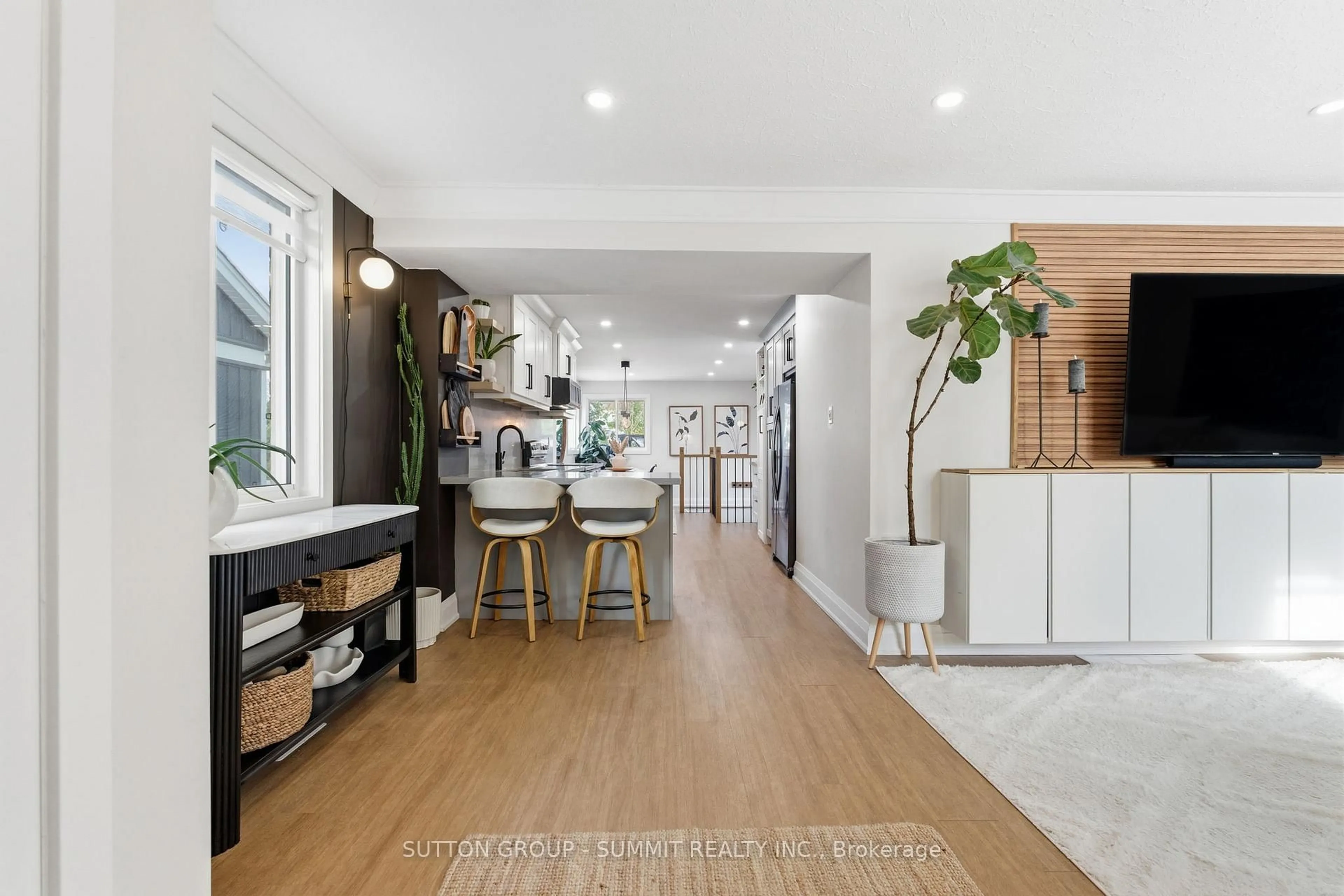 Open concept kitchen, unknown for 2333 Alma Dale Ave, Burlington Ontario L7P 1S2