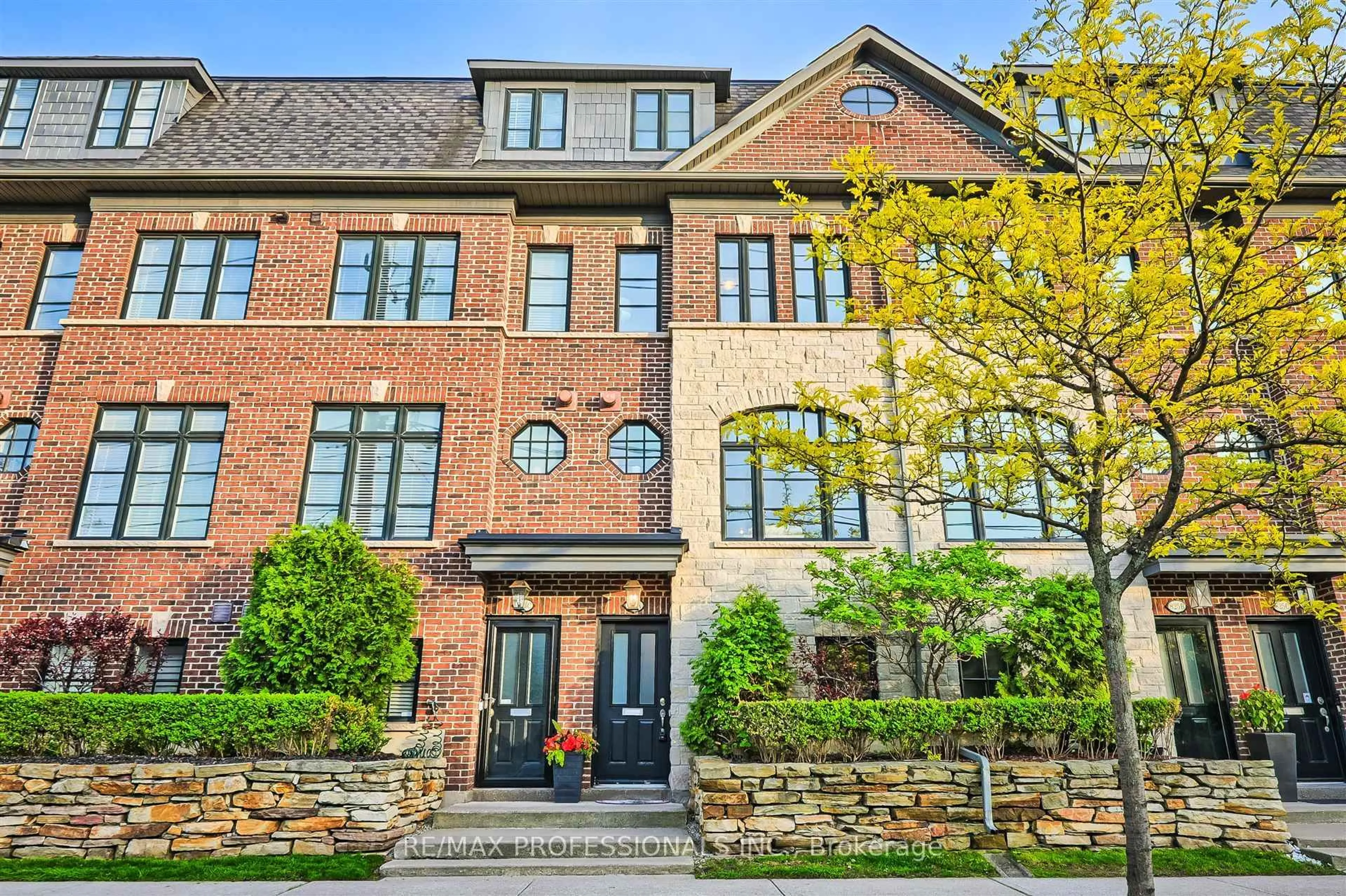 Home with brick exterior material, street for 825A Oxford St, Toronto Ontario M8Y 1E6