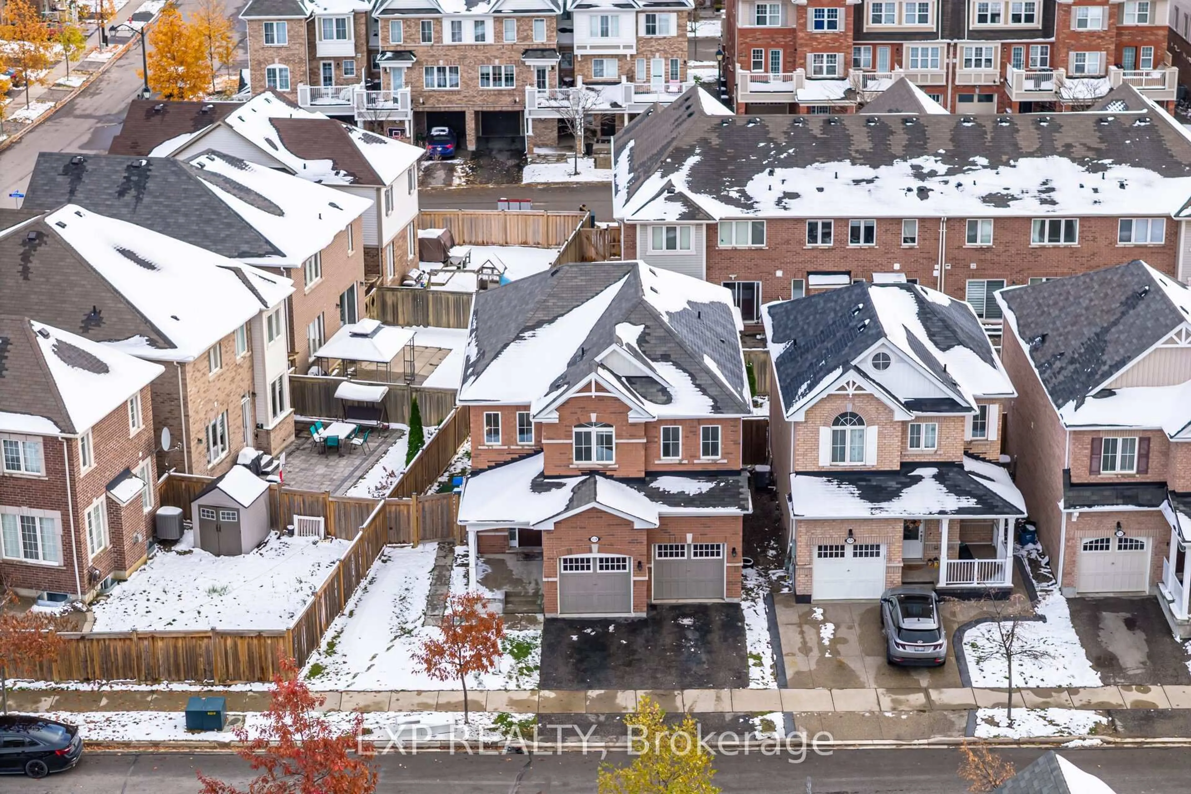 A pic from outside/outdoor area/front of a property/back of a property/a pic from drone, street for 1538 Elsworthy Cross, Milton Ontario L9T 8Y6