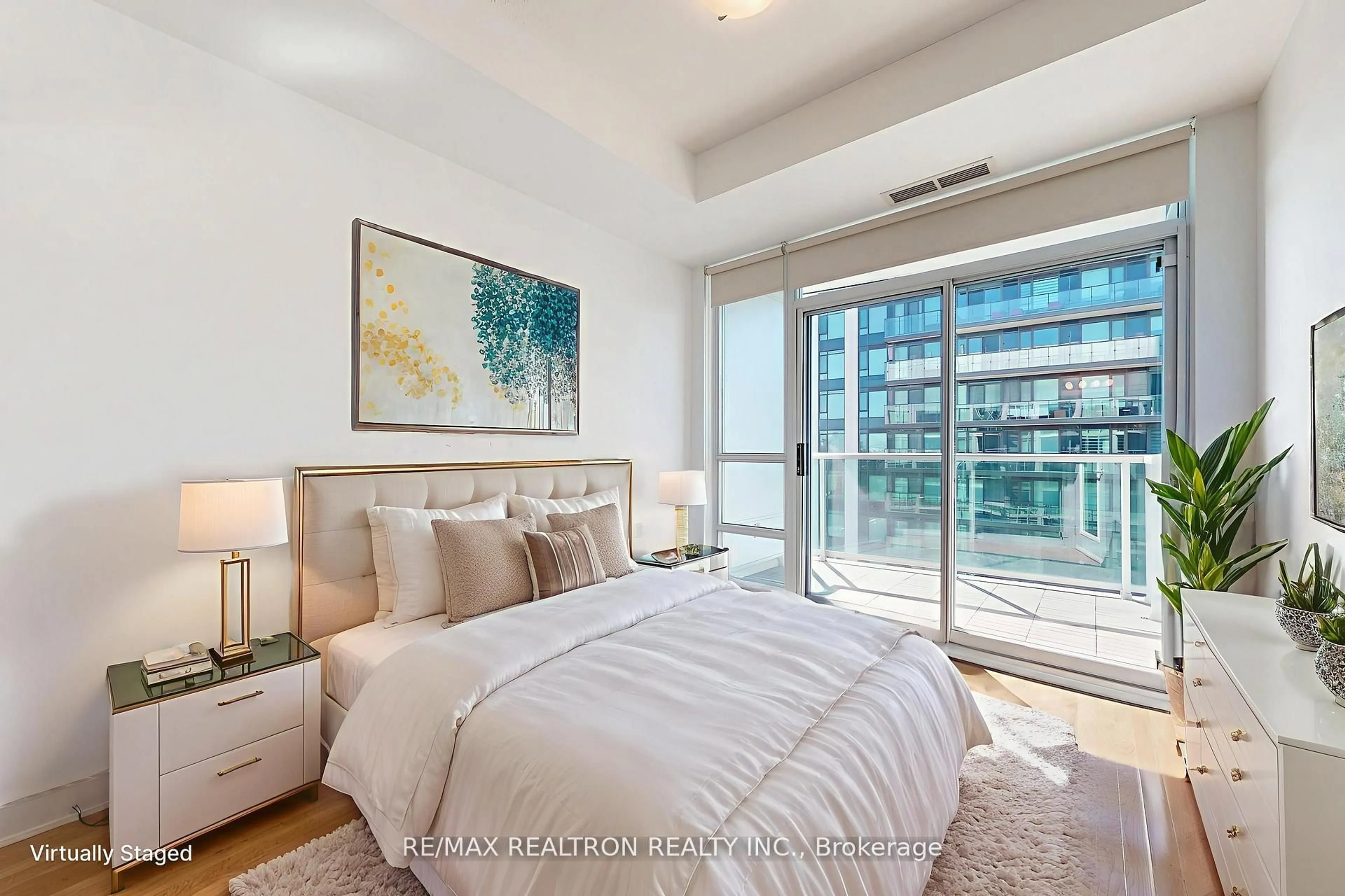 Bedroom with bed, unknown for 1910 Lake Shore Blvd #LPH01, Toronto Ontario M6S 1A2