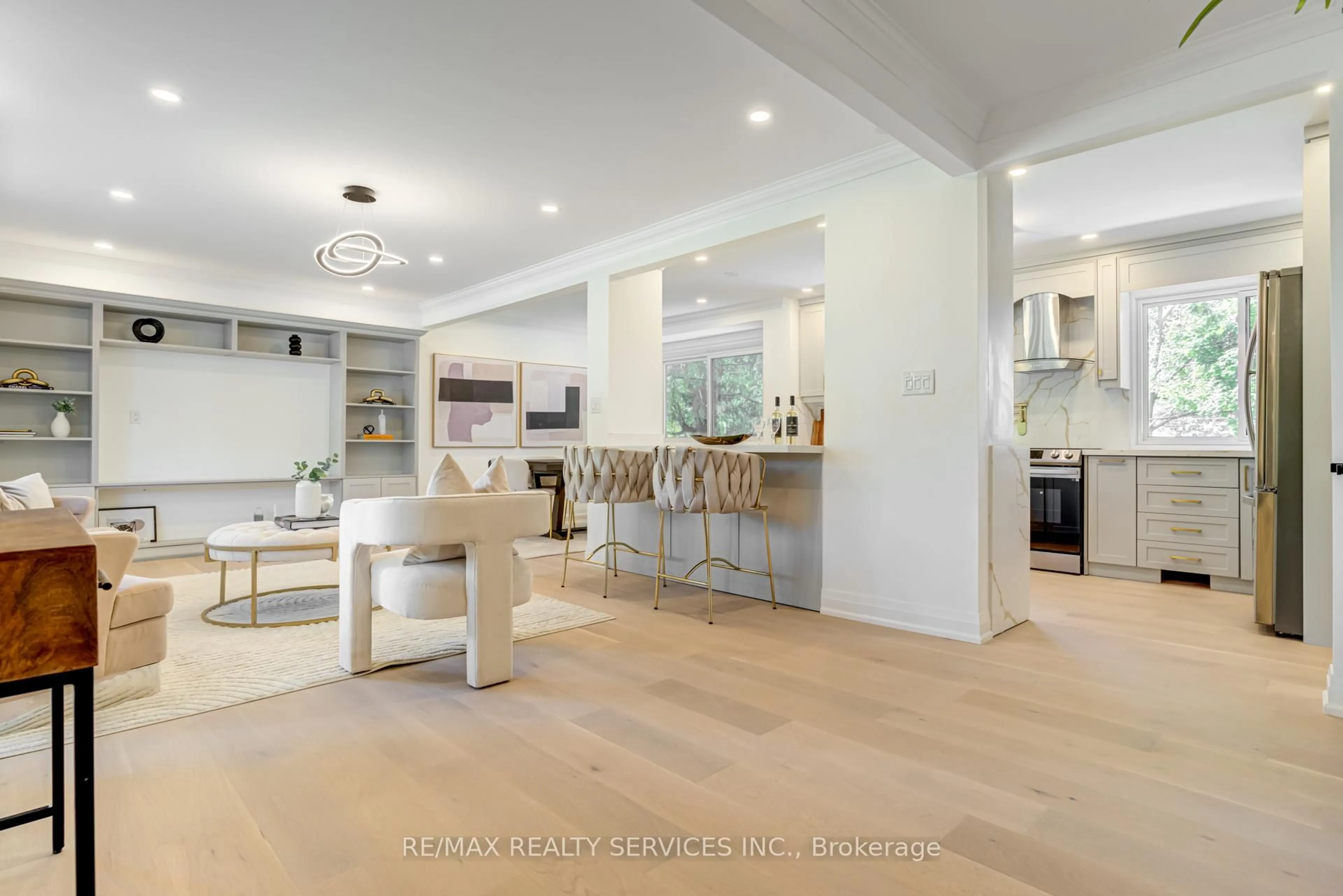 Open concept kitchen, unknown for 5133 Cherryhill Cres, Burlington Ontario L7L 4B8