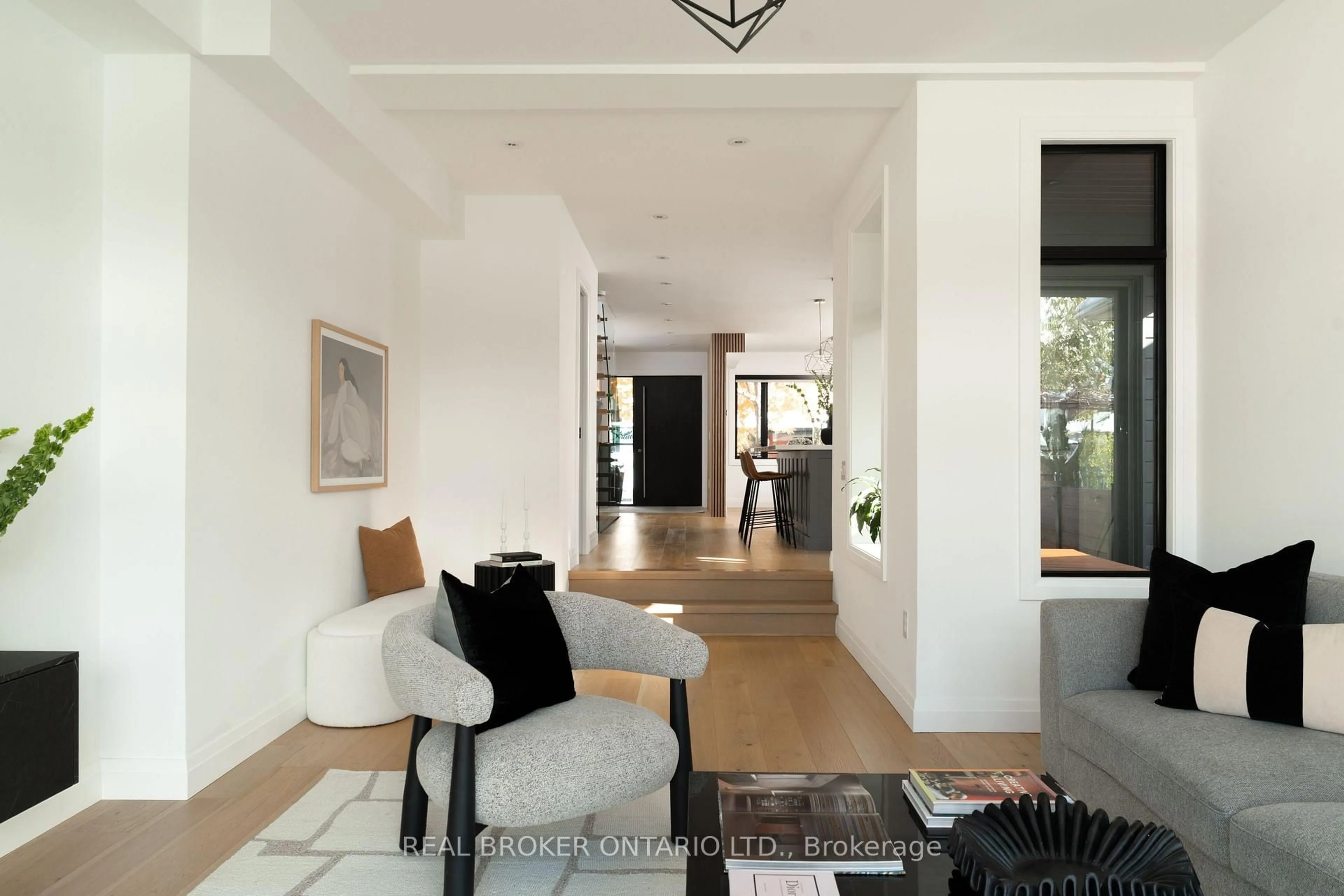 Indoor entryway for 104 Greenlaw Ave, Toronto Ontario M6H 3V5