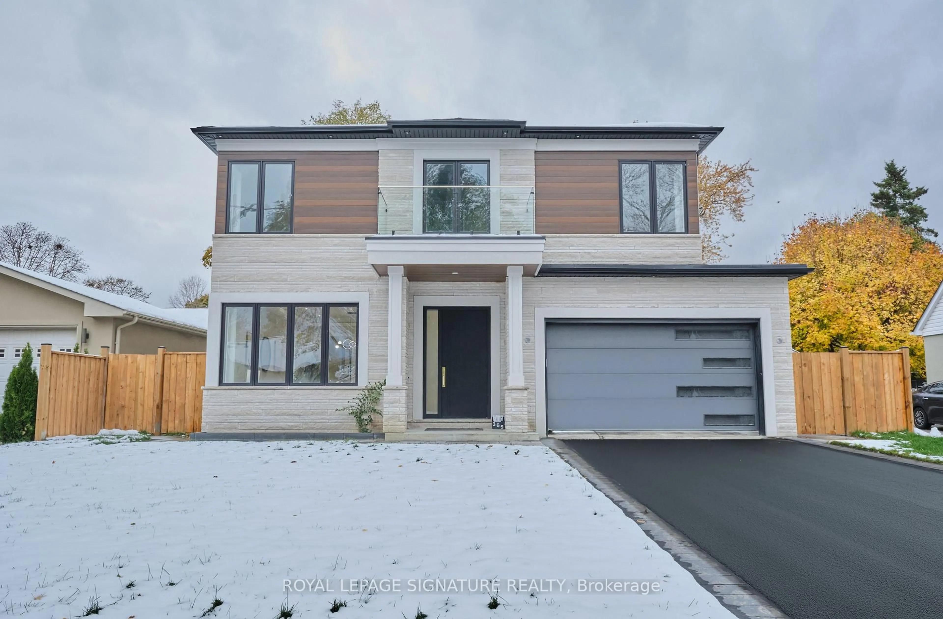 Home with brick exterior material, street for 365 Jumna Ave, Mississauga Ontario L5G 1Y5