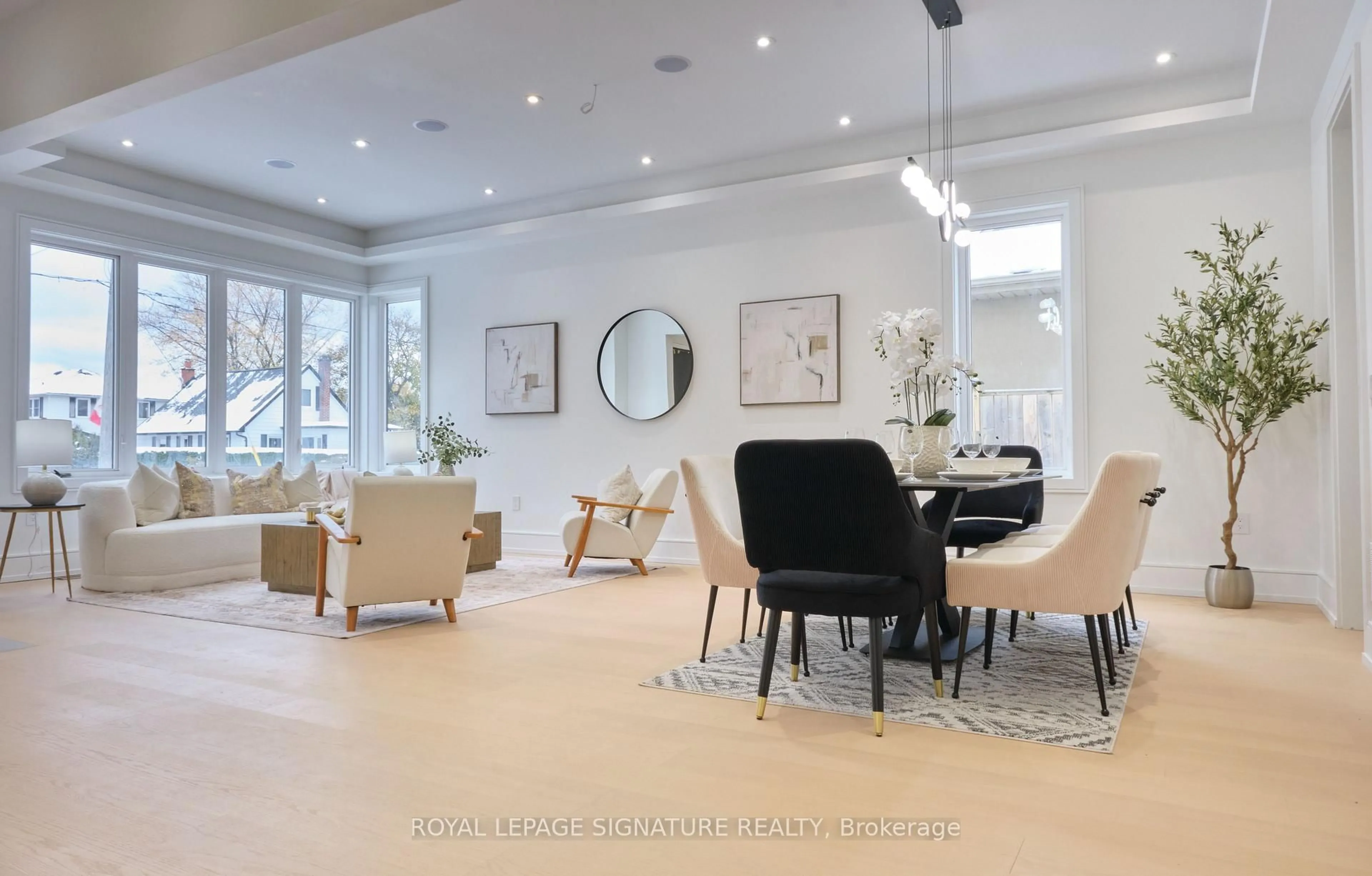 Dining room, unknown for 365 Jumna Ave, Mississauga Ontario L5G 1Y5