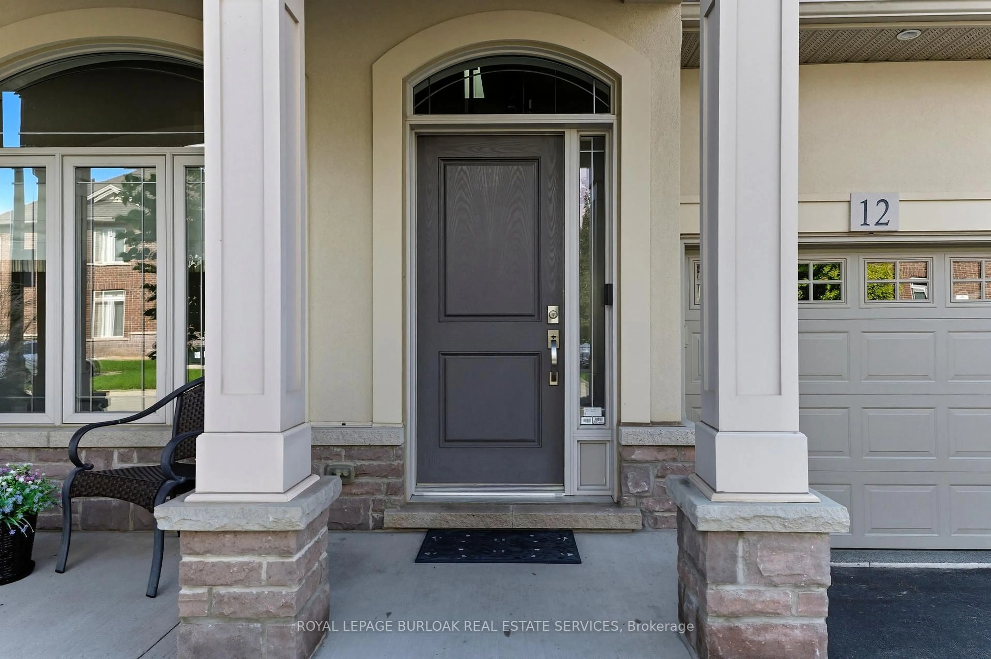 Indoor entryway for 5056 New St #12, Burlington Ontario L7L 0H4