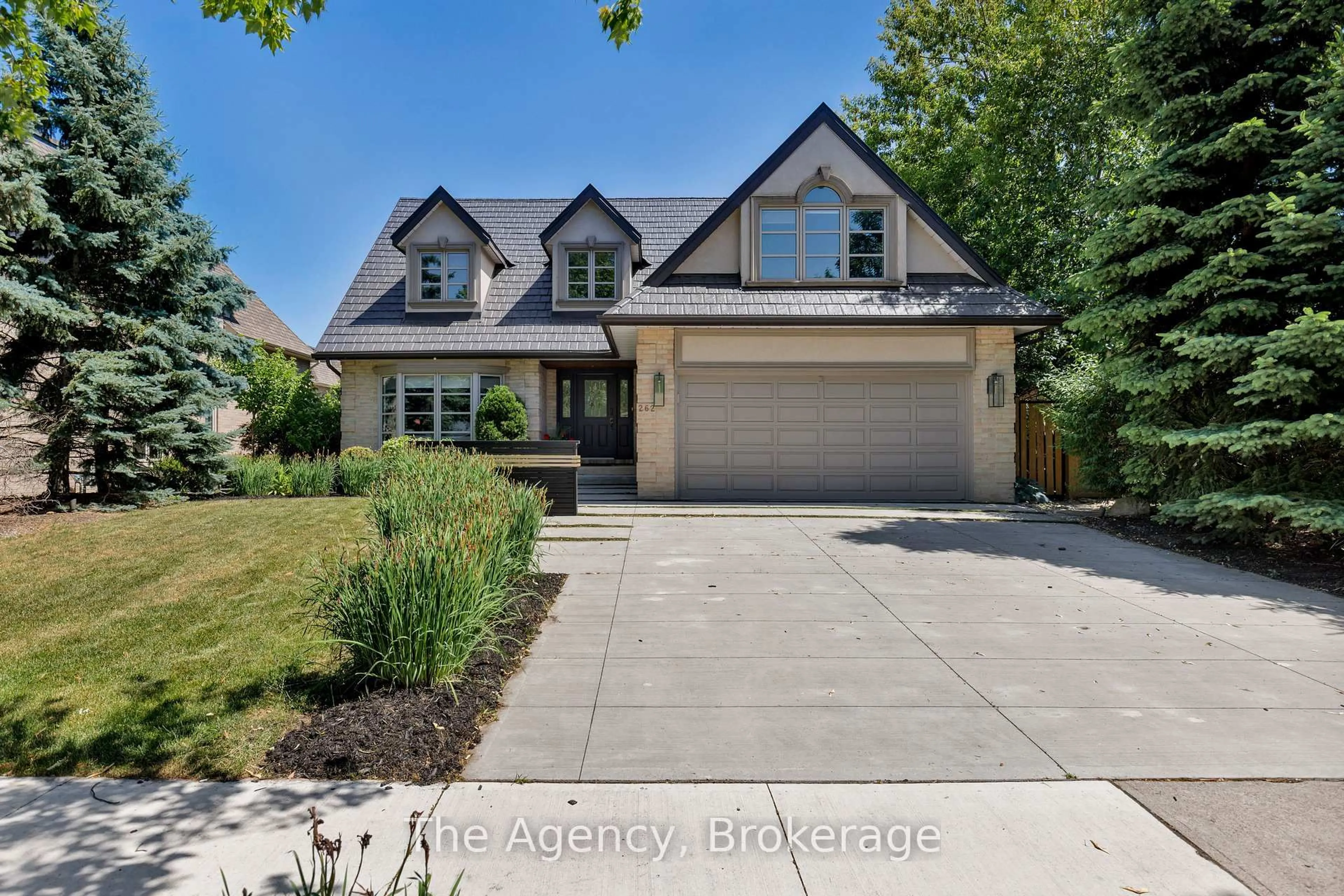 Home with brick exterior material, street for 262 Mary St, Oakville Ontario L6K 3V4