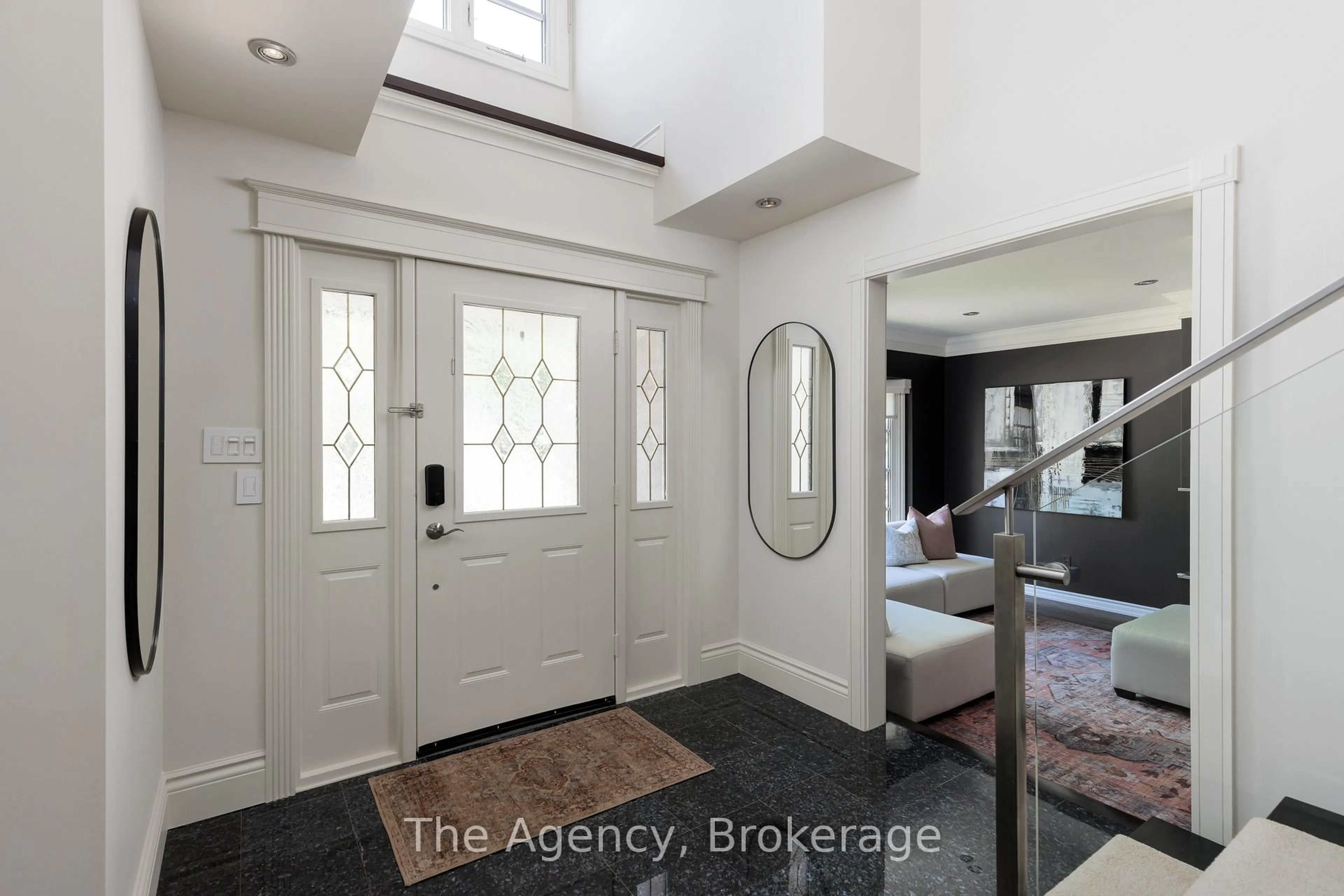 Indoor entryway for 262 Mary St, Oakville Ontario L6K 3V4