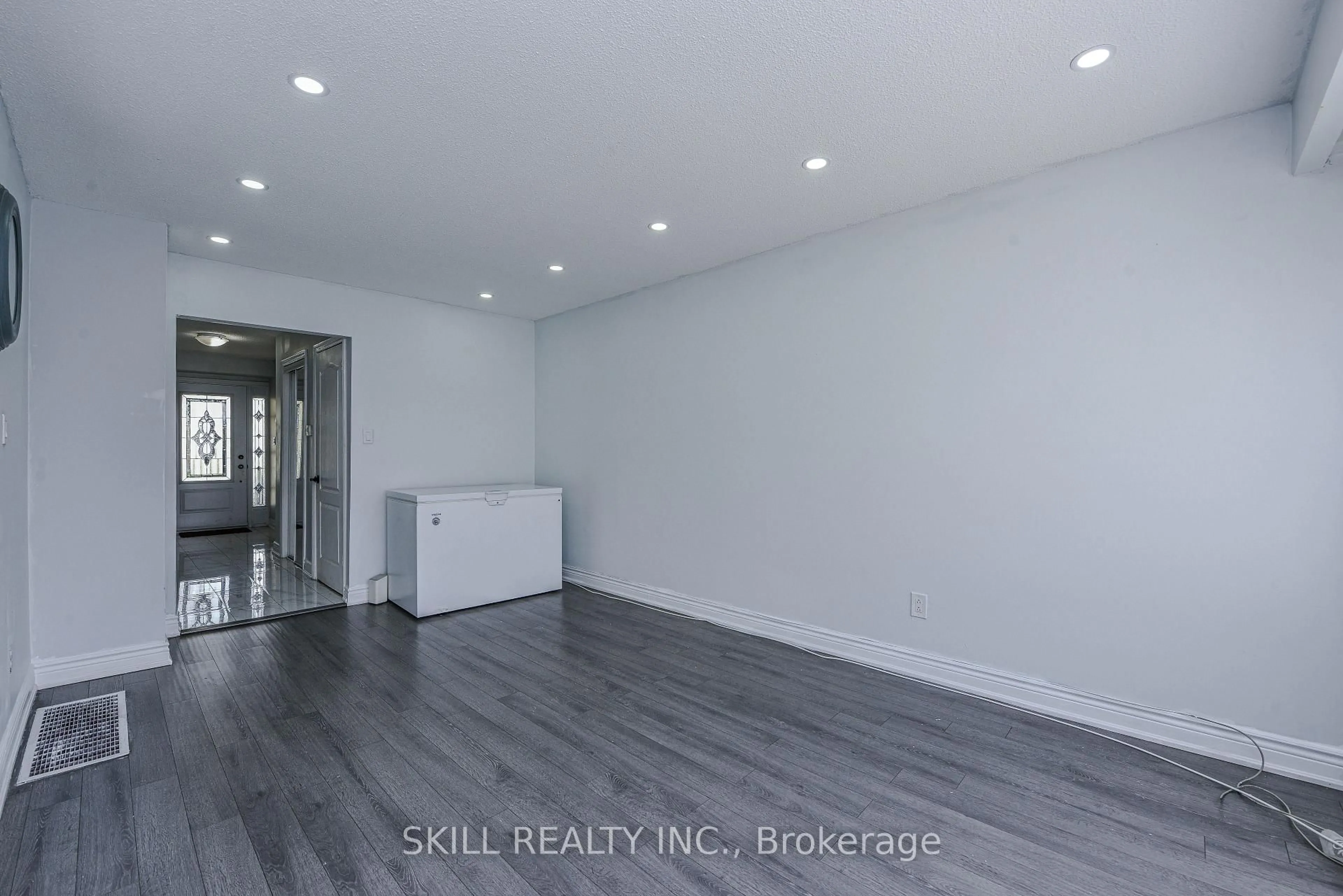 A pic of a room for 7500 Goreway Dr #86, Mississauga Ontario L4T 3C7