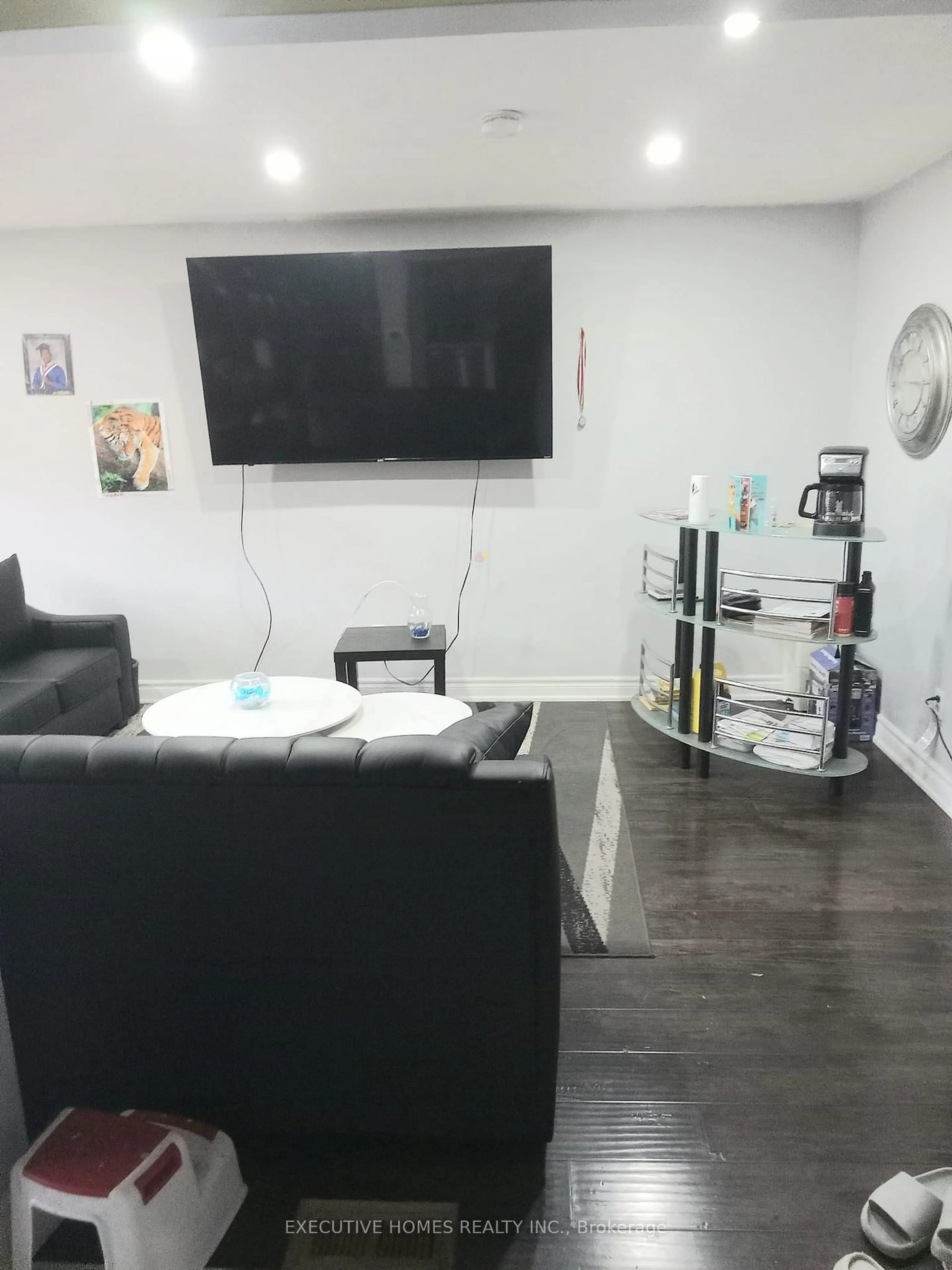 A pic of a room for 105 Hansen Rd #88, Brampton Ontario L6V 3C9