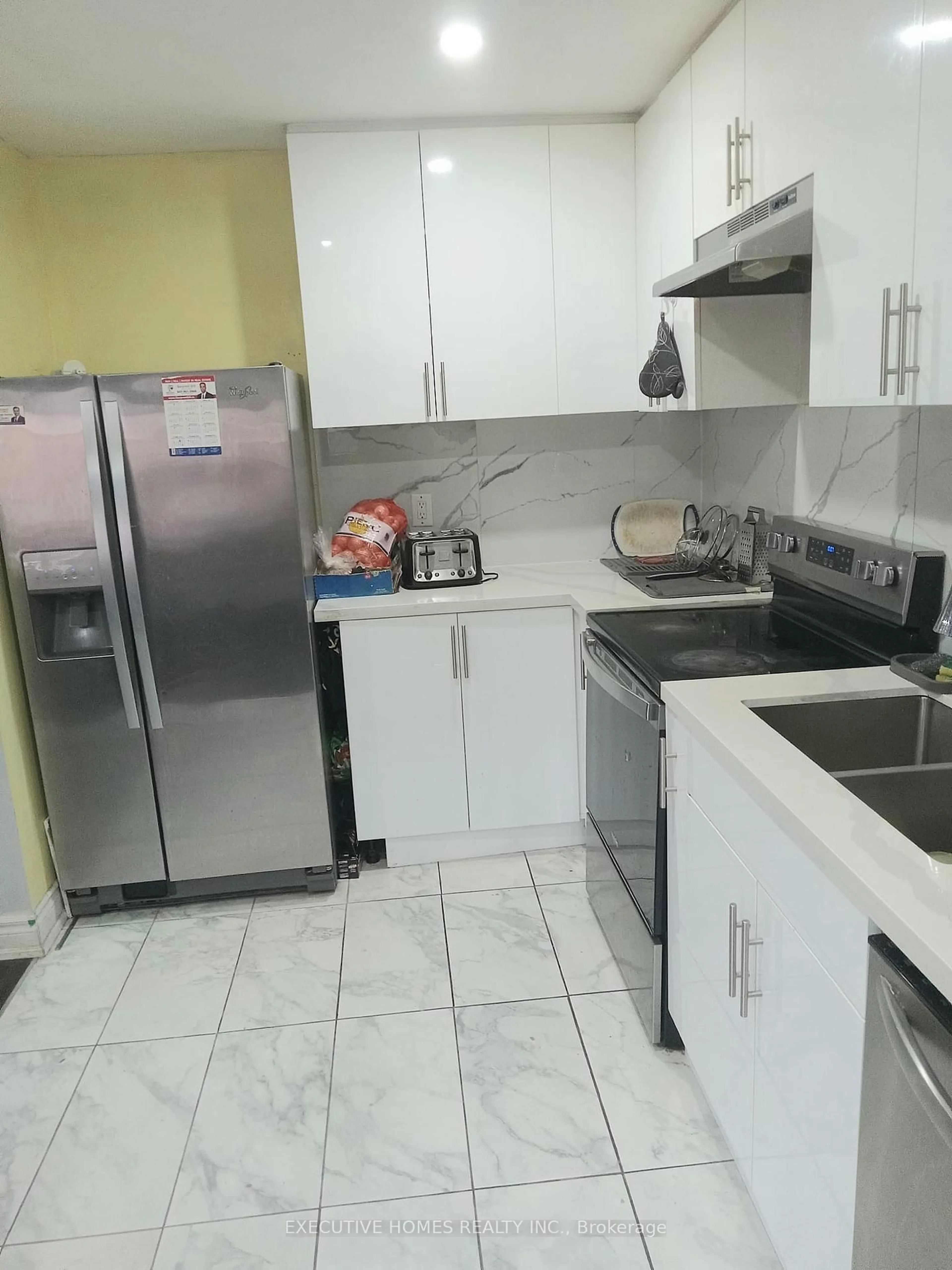 Standard kitchen, unknown for 105 Hansen Rd #88, Brampton Ontario L6V 3C9