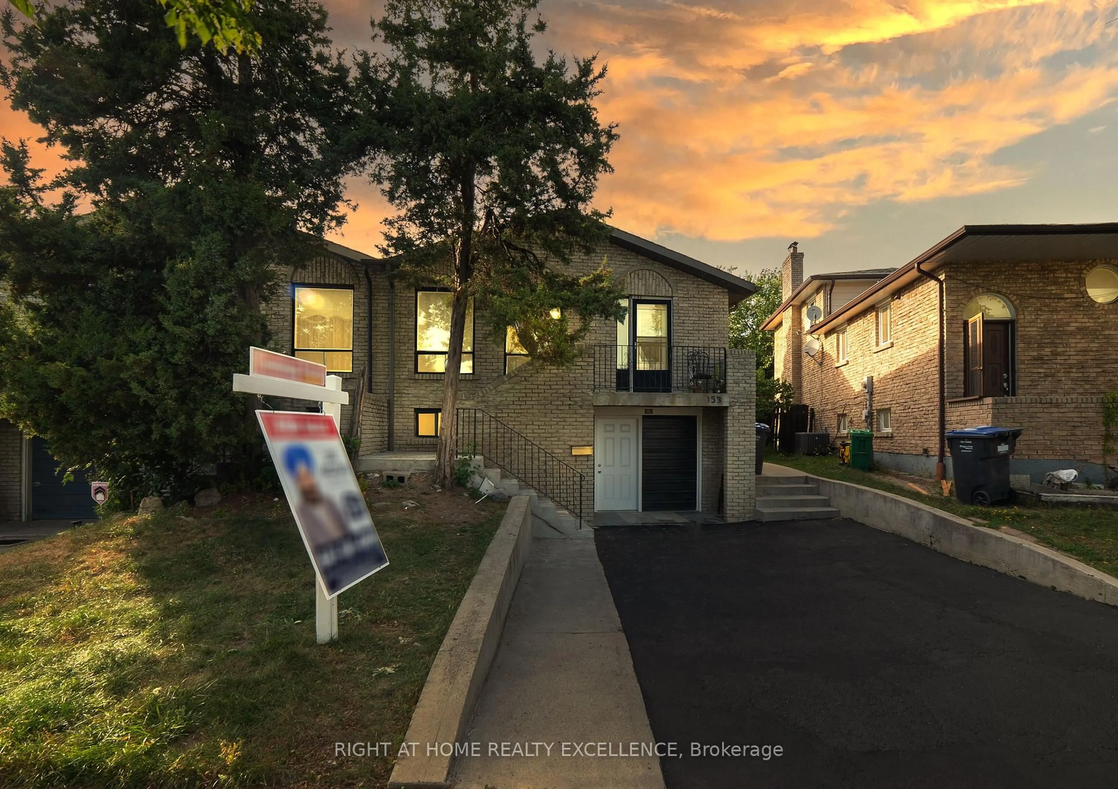 A pic from outside/outdoor area/front of a property/back of a property/a pic from drone, street for 153 Bruce Beer Dr, Brampton Ontario L6V 3J2