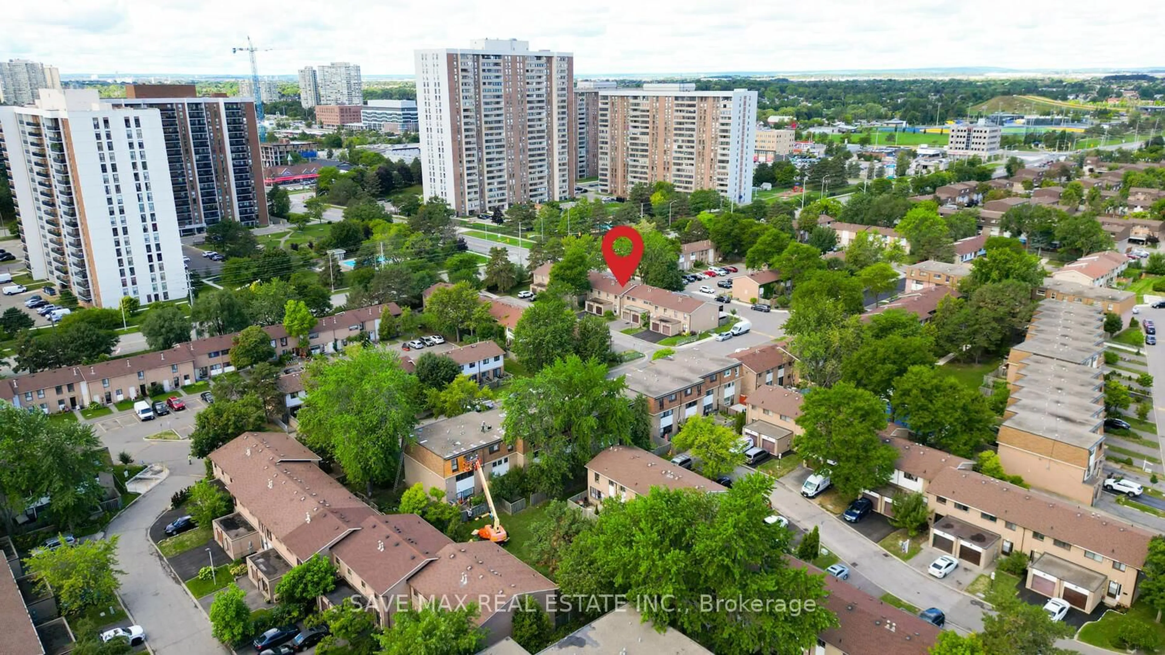 A pic from outside/outdoor area/front of a property/back of a property/a pic from drone, city buildings view from balcony for 83 Fleetwood Cres, Brampton Ontario L6T 2E6